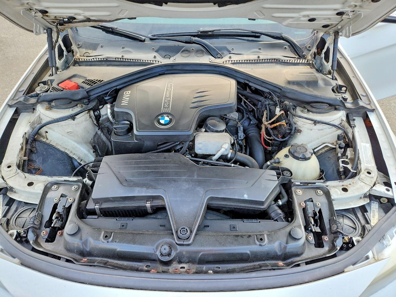 2013 Bmw 320 I Xdrive White vin: WBA3C3C59DF983192