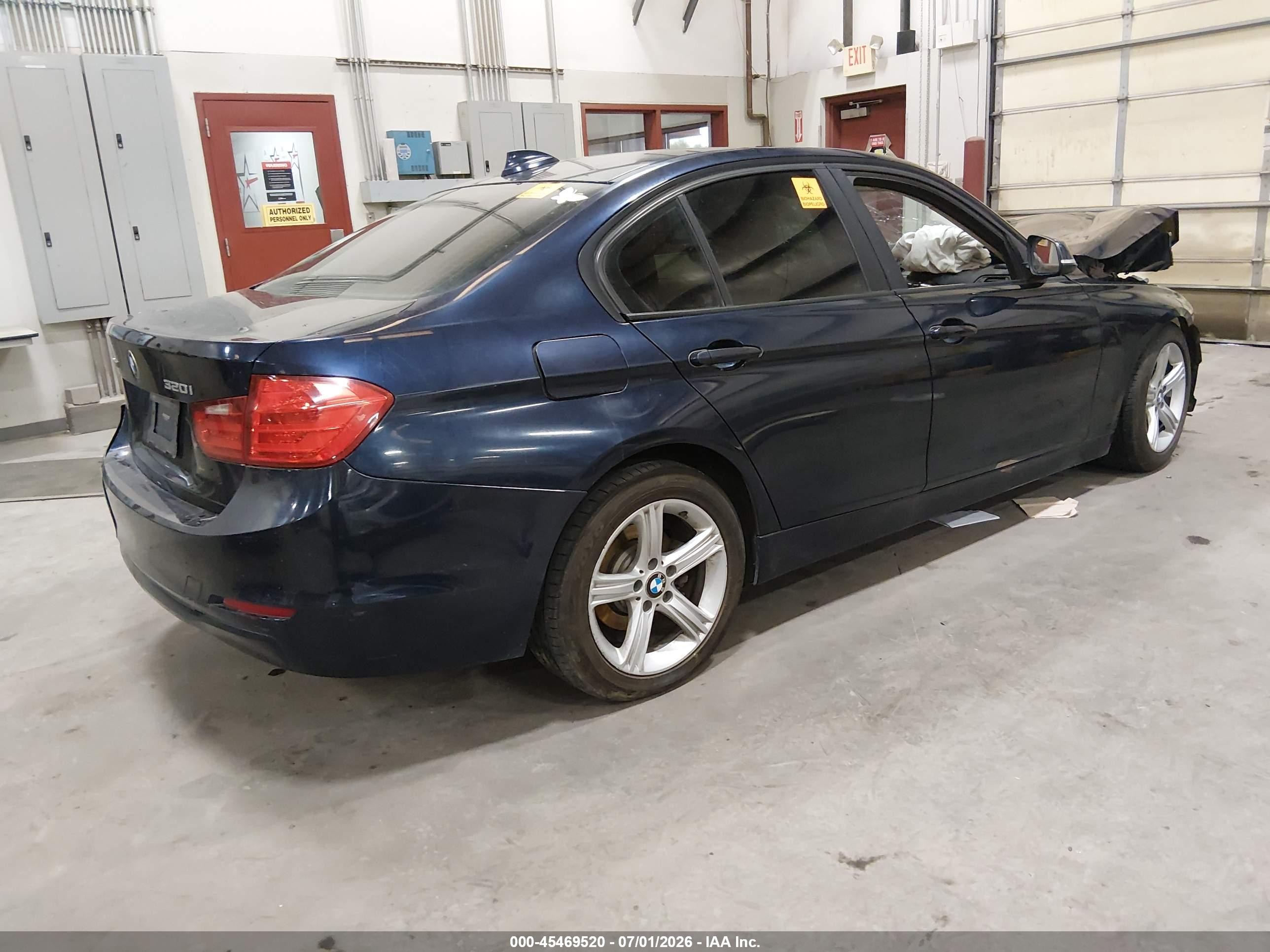 2014 Bmw 320i Xdrive Blue vin: WBA3C3C59EF983758