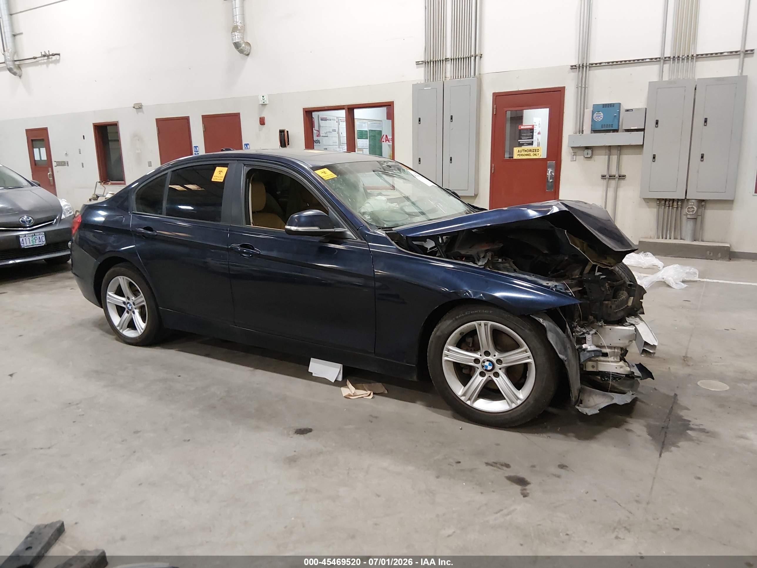 2014 Bmw 320i Xdrive Blue vin: WBA3C3C59EF983758