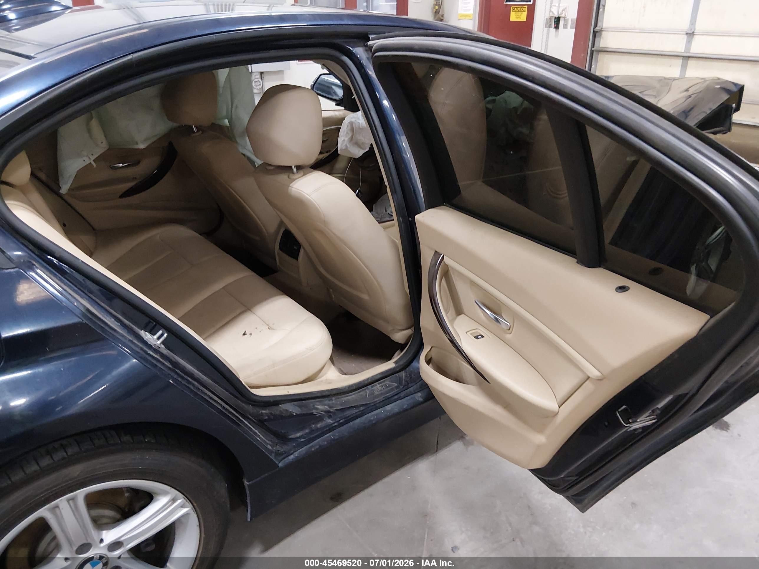 2014 Bmw 320i Xdrive Blue vin: WBA3C3C59EF983758