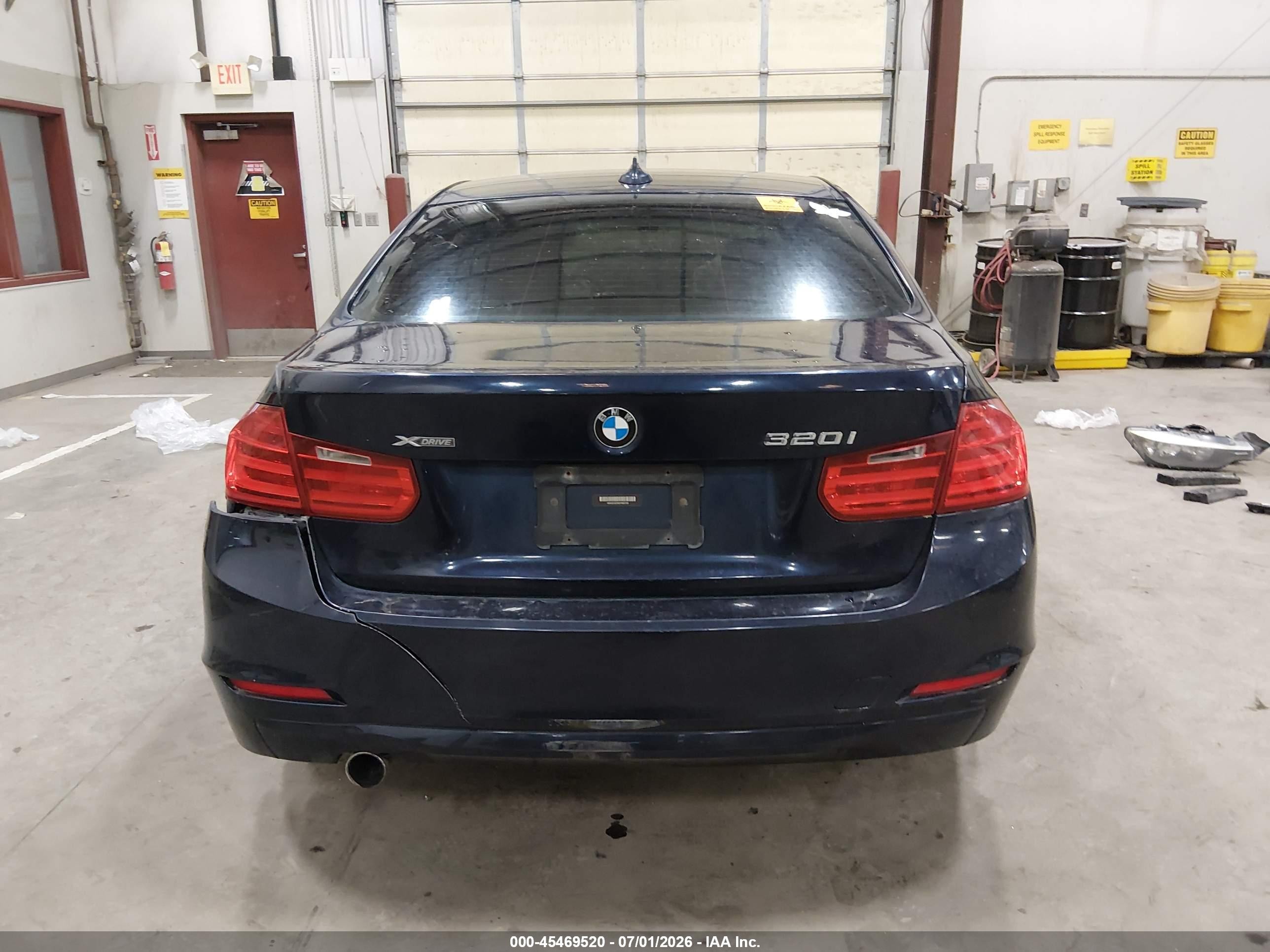 2014 Bmw 320i Xdrive Blue vin: WBA3C3C59EF983758