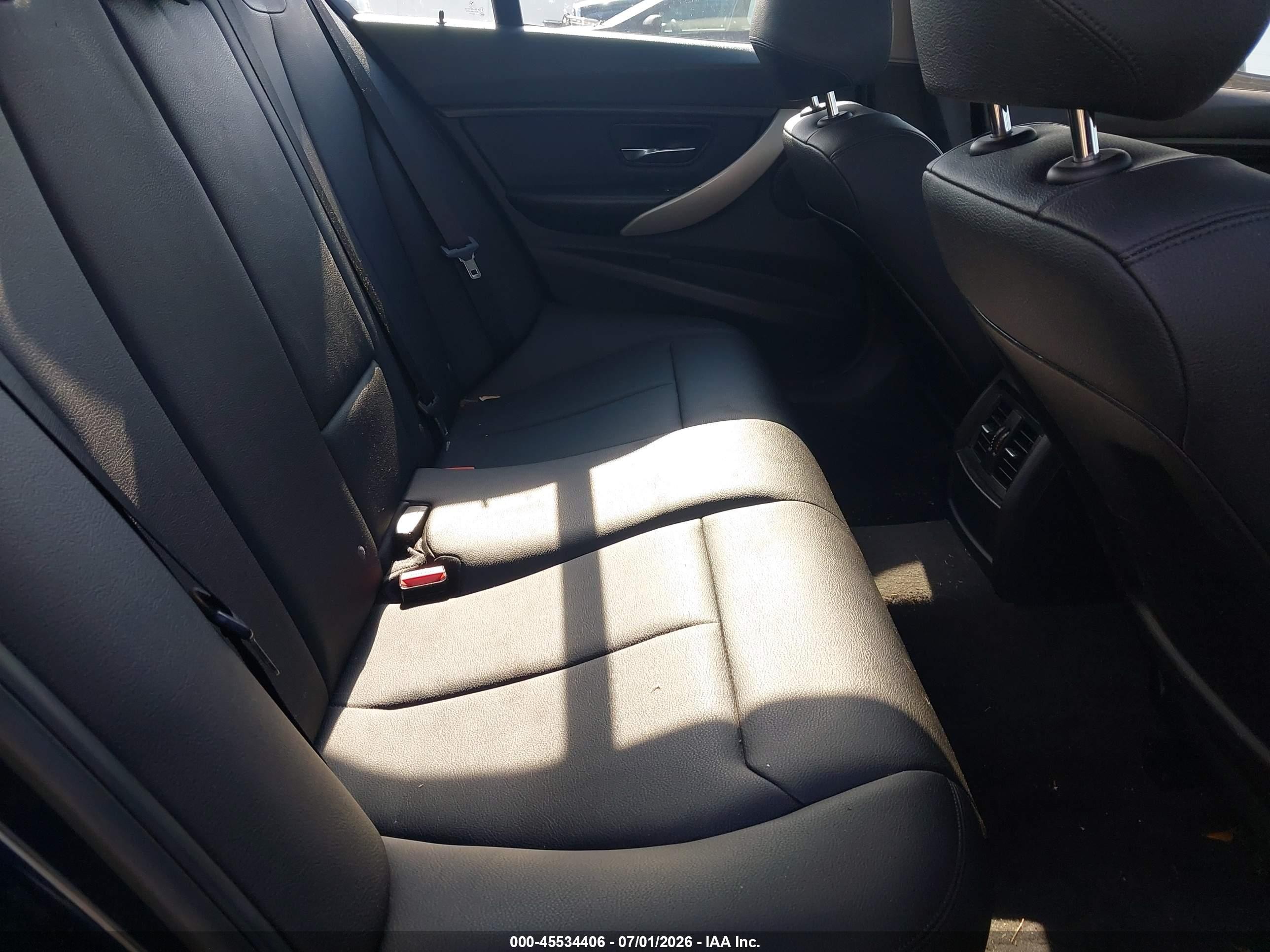 2015 Bmw 320i Xdrive Синий vin: WBA3C3C59FK202844