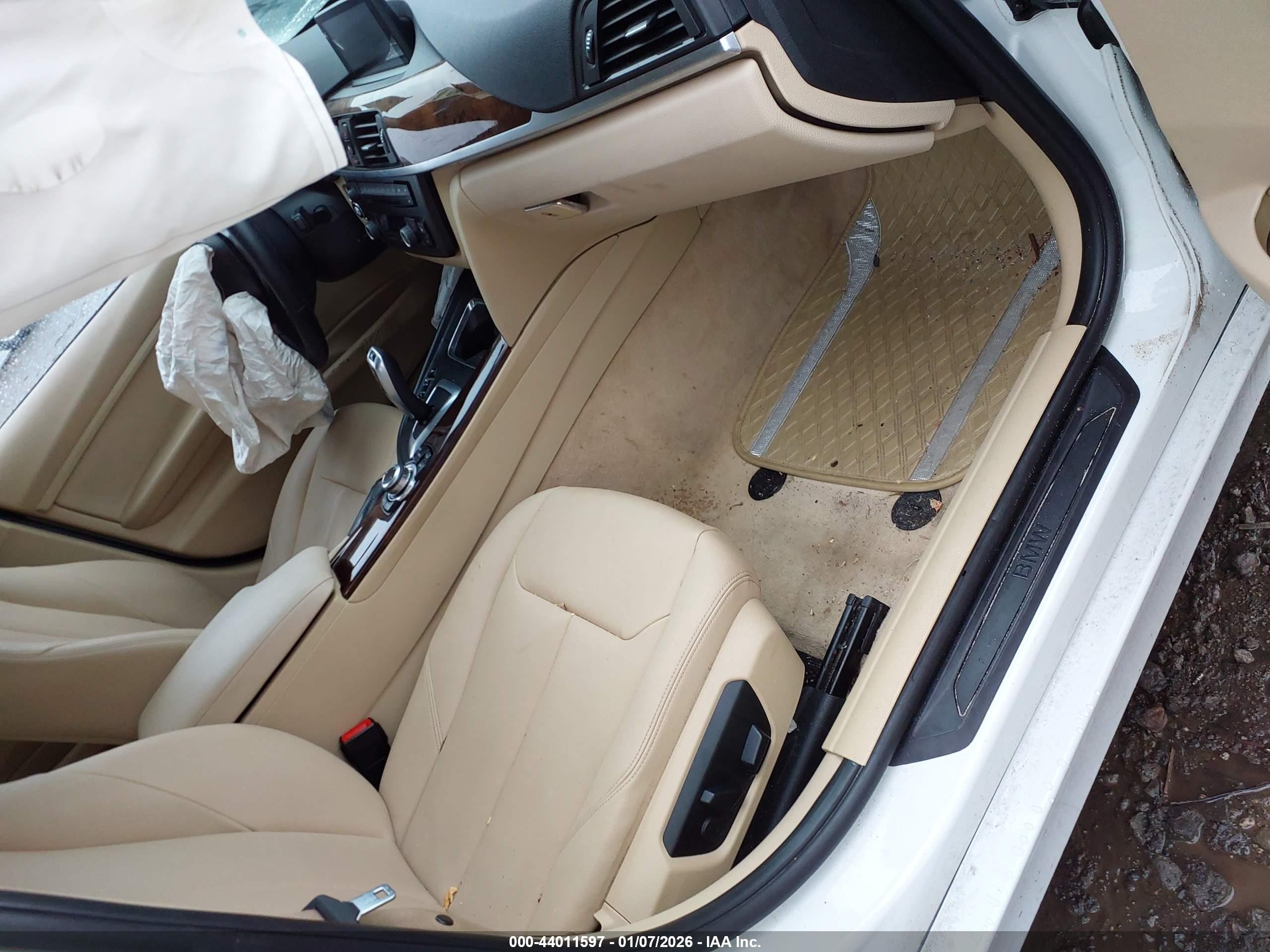 2013 Bmw 320i Xdrive White vin: WBA3C3C5XDF981631