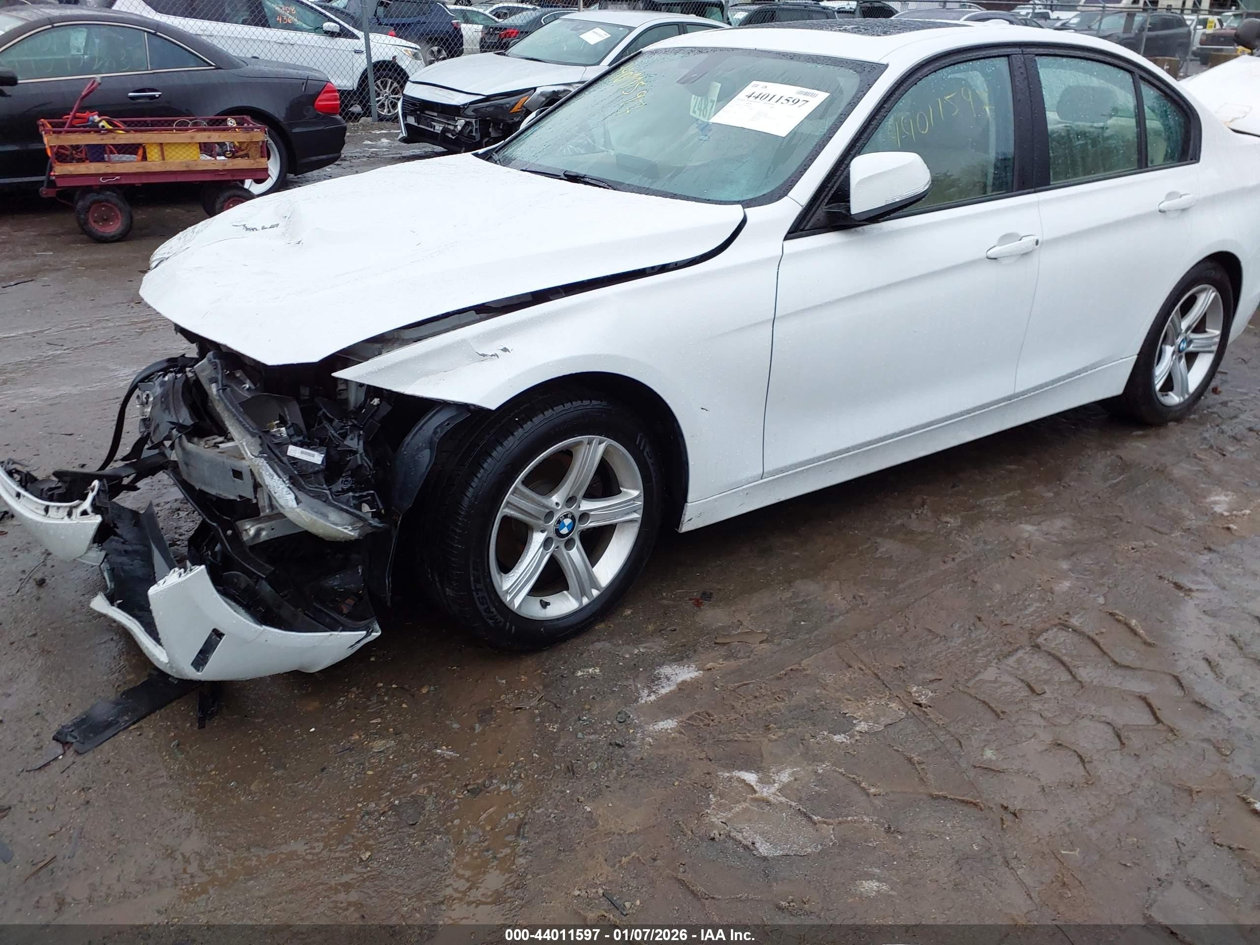 2013 Bmw 320i Xdrive White vin: WBA3C3C5XDF981631