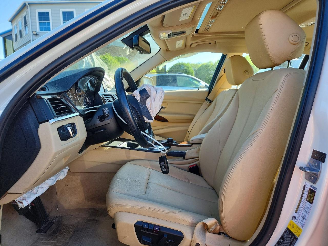 2014 Bmw 320 I Xdrive White vin: WBA3C3G50ENS68111