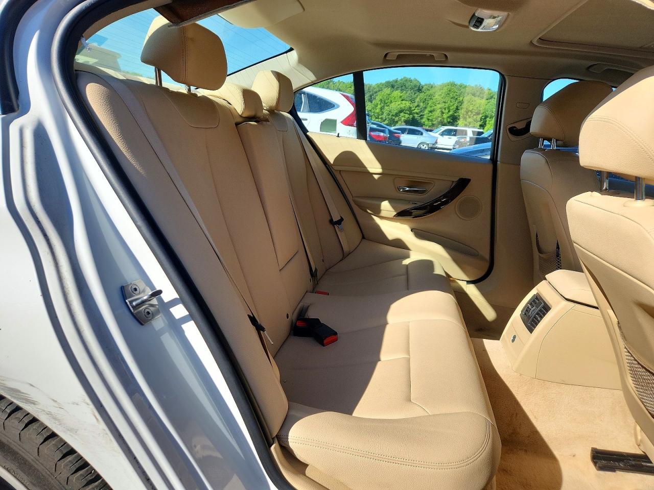 2014 Bmw 320 I Xdrive White vin: WBA3C3G50ENS68111