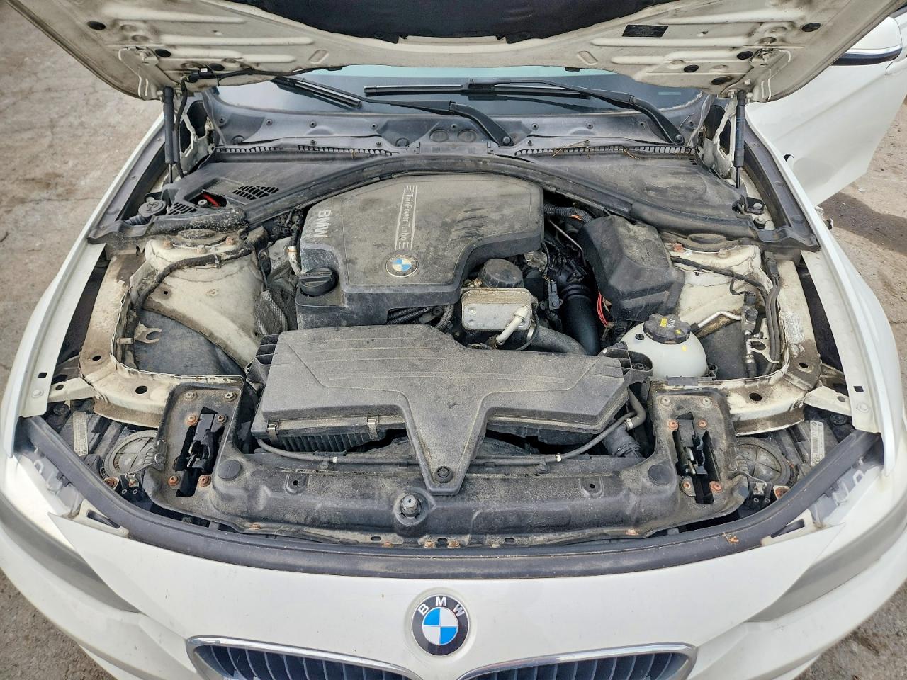 2015 Bmw 320 I Xdrive White vin: WBA3C3G50FNS75688