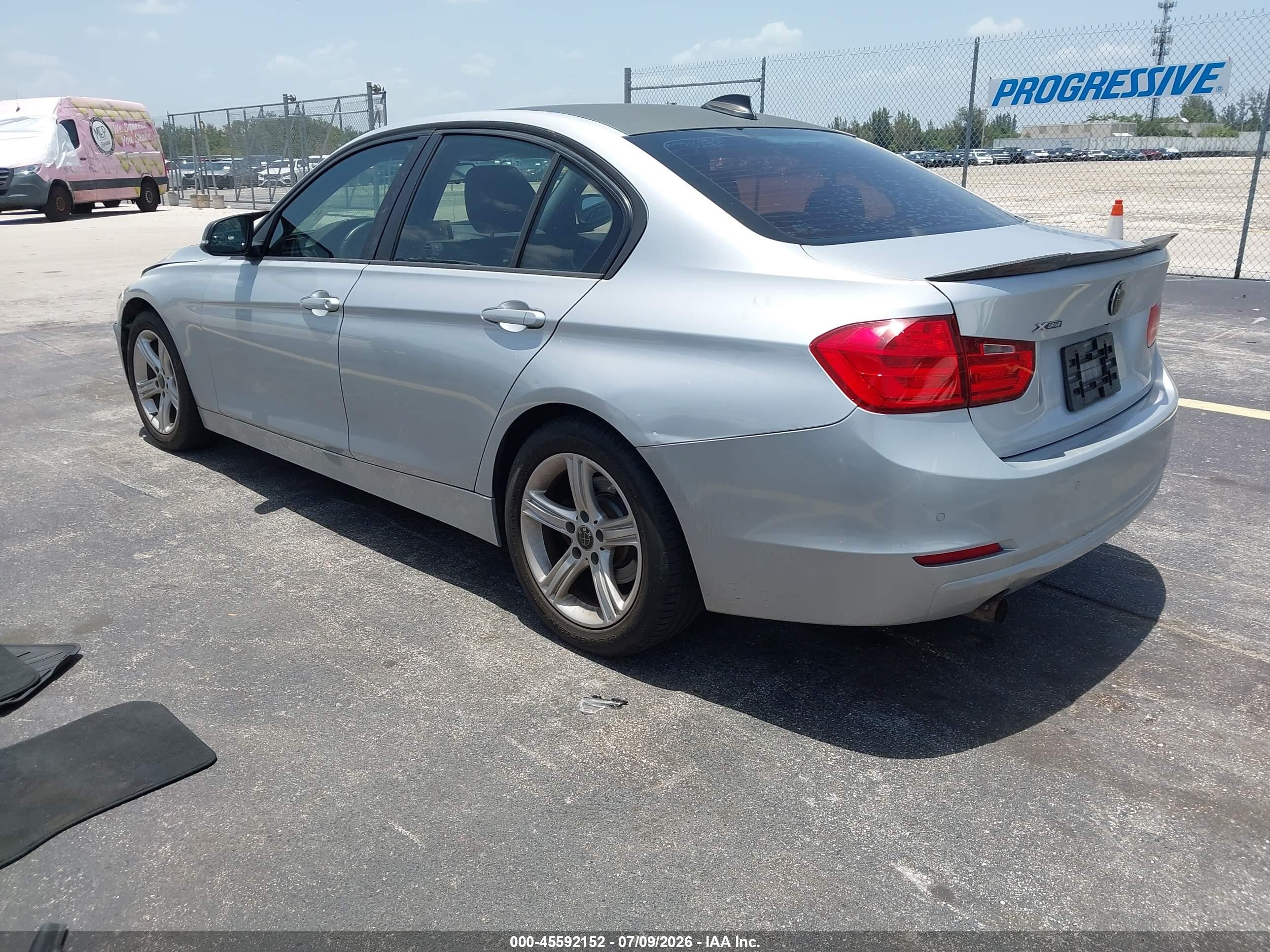 2015 Bmw 320i Xdrive Silver vin: WBA3C3G50FNT52320