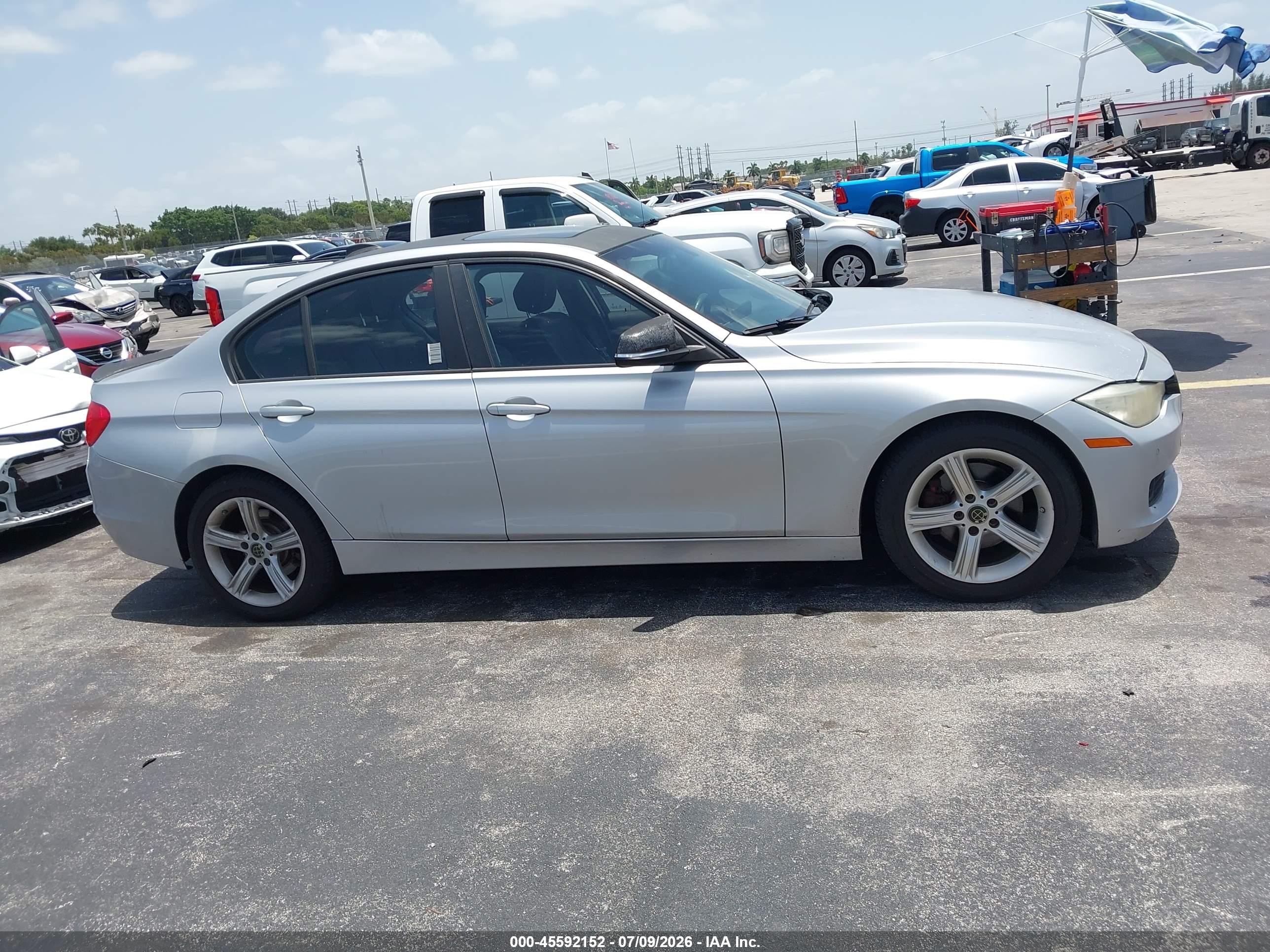 2015 Bmw 320i Xdrive Silver vin: WBA3C3G50FNT52320