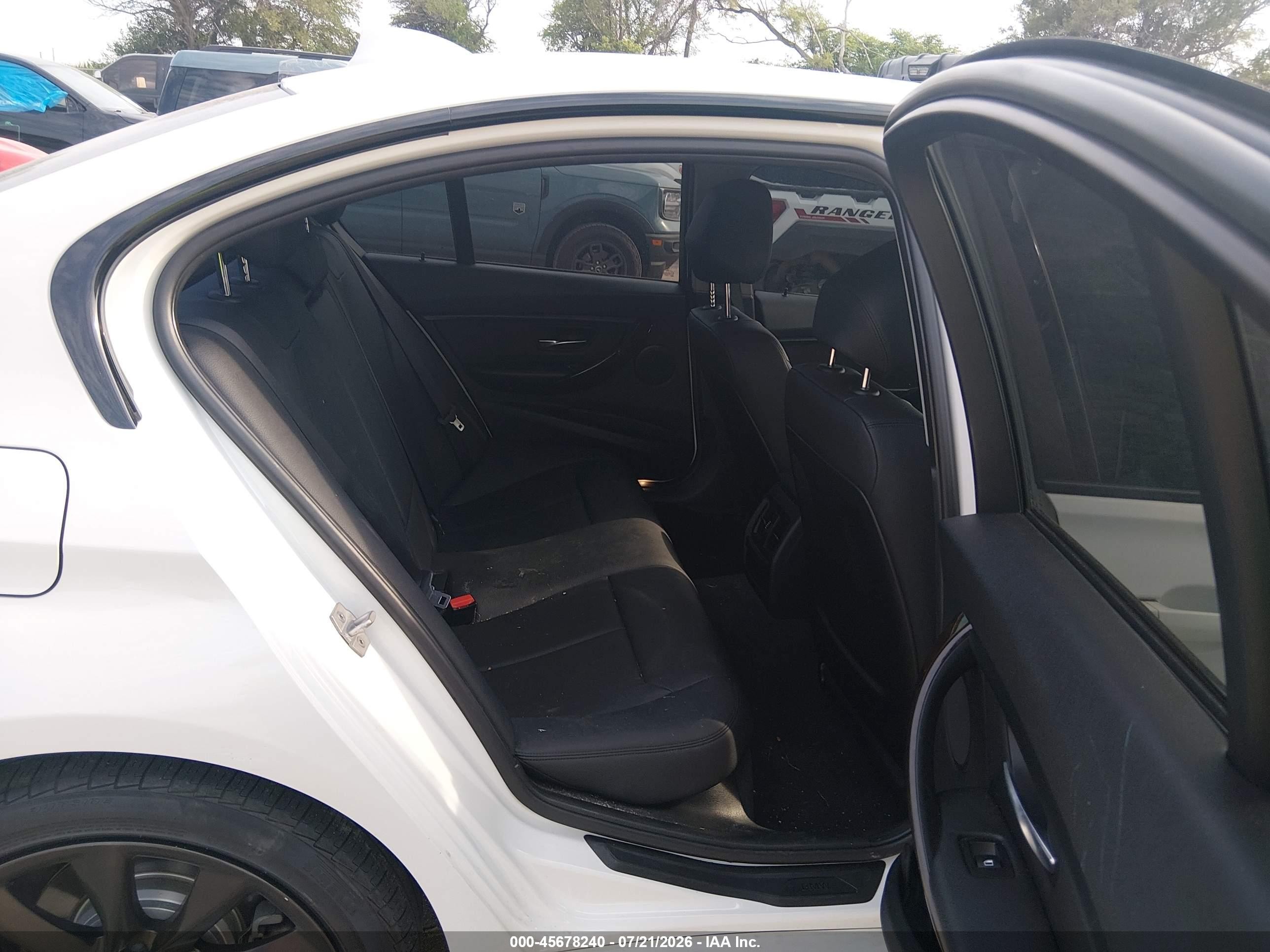 2015 Bmw 320i Xdrive White vin: WBA3C3G51FNT51869