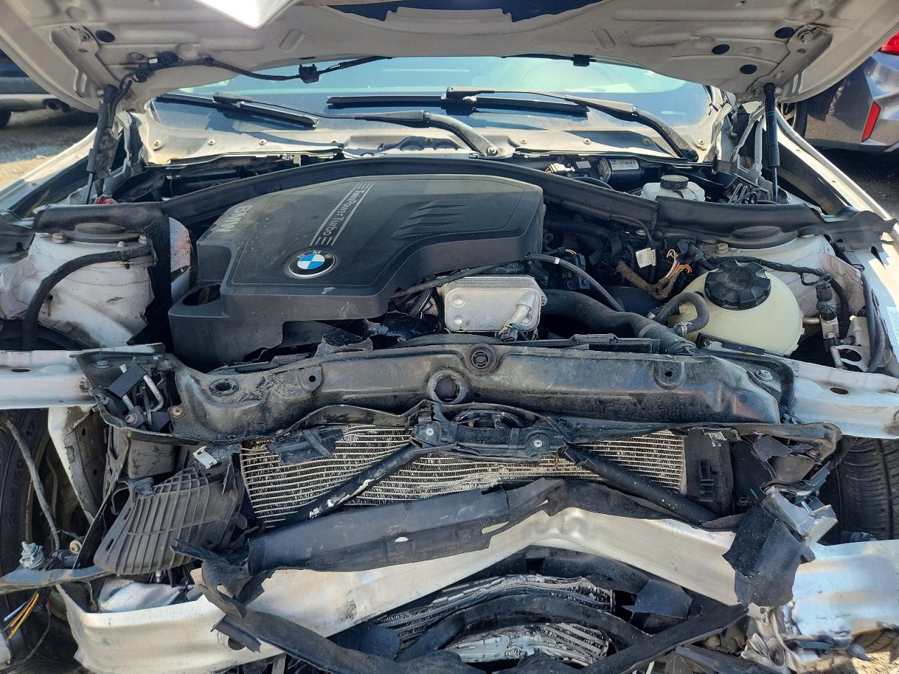 2014 Bmw 320 I Xdrive Серебряный vin: WBA3C3G52ENR25748