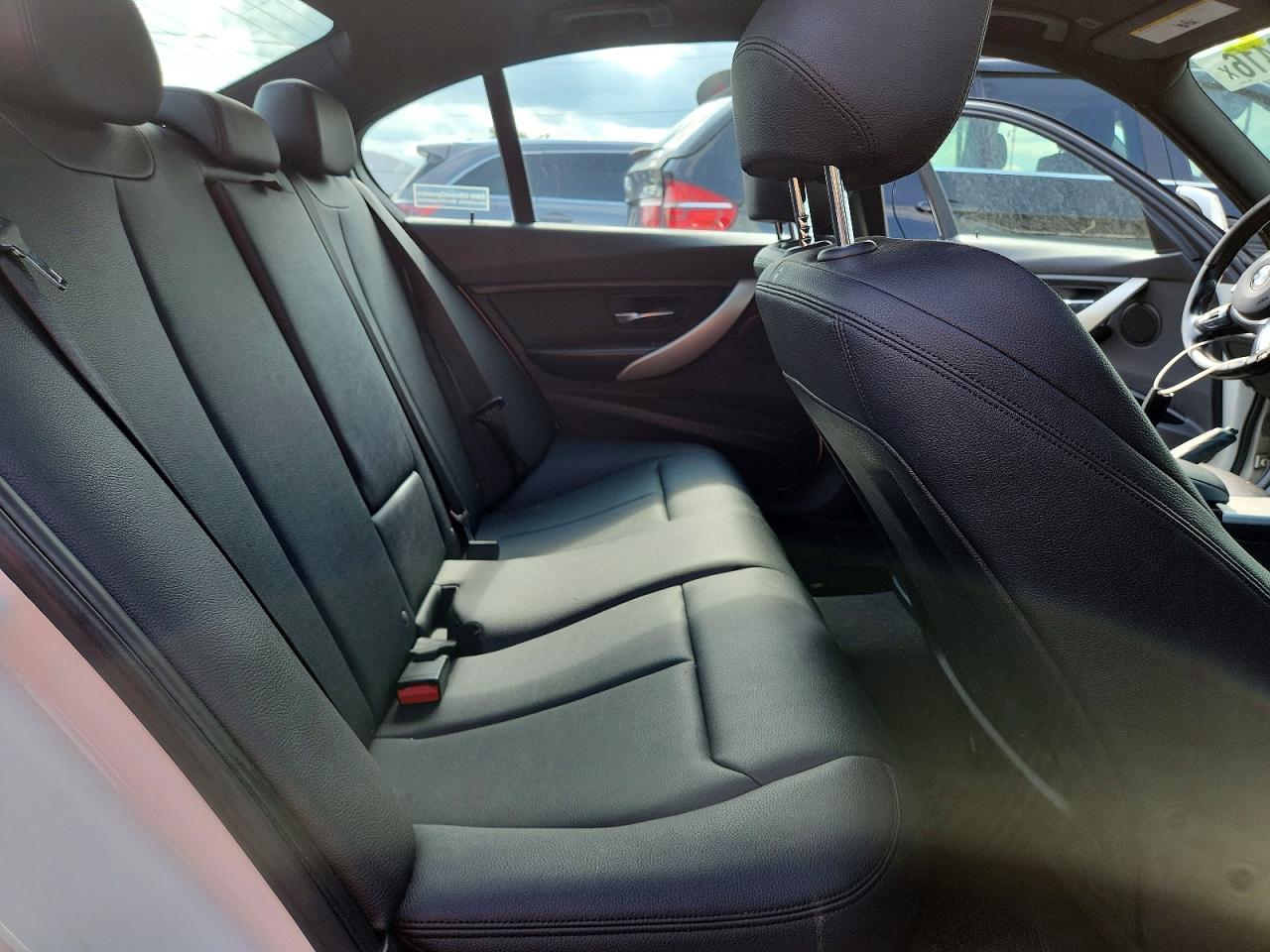 2014 Bmw 320 I Xdrive White vin: WBA3C3G52ENS70314