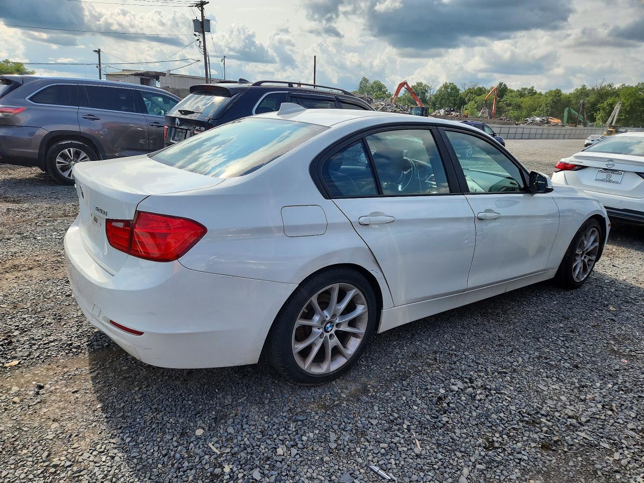 2014 Bmw 320 I Xdrive White vin: WBA3C3G52ENS70314