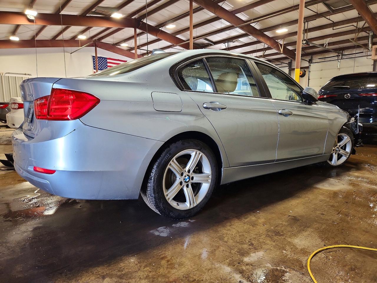 2014 Bmw 320 I Xdrive Blue vin: WBA3C3G53ENR25435
