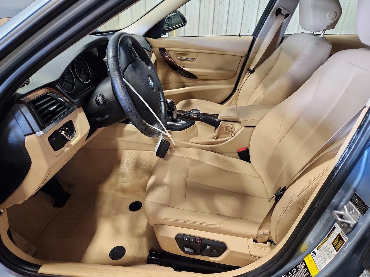 2014 Bmw 320 I Xdrive Blue vin: WBA3C3G53ENR25435