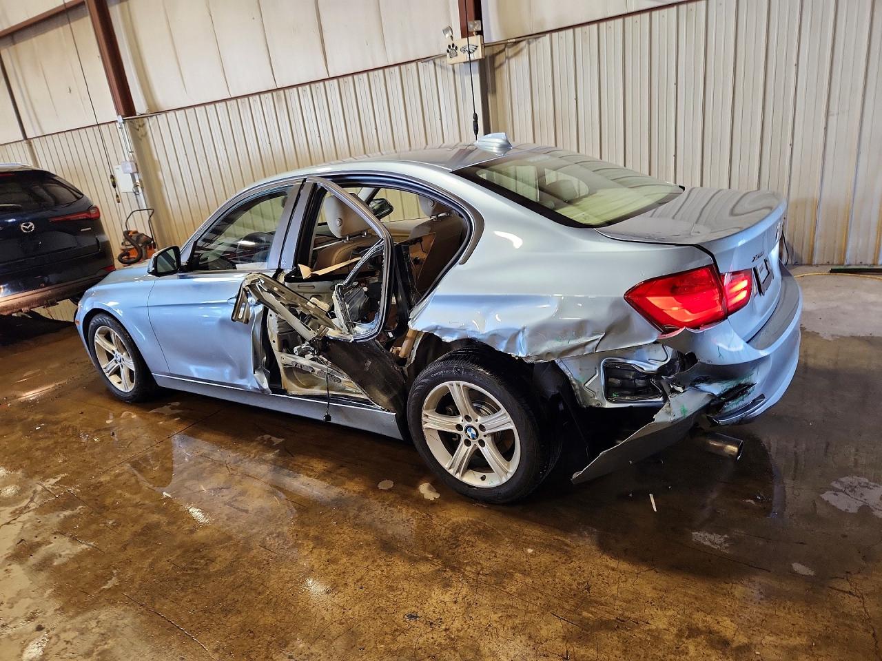 2014 Bmw 320 I Xdrive Blue vin: WBA3C3G53ENR25435