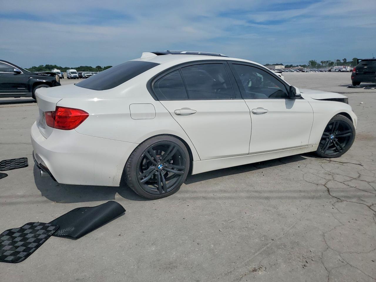 2014 Bmw 320 I Xdrive White vin: WBA3C3G53ENS72010