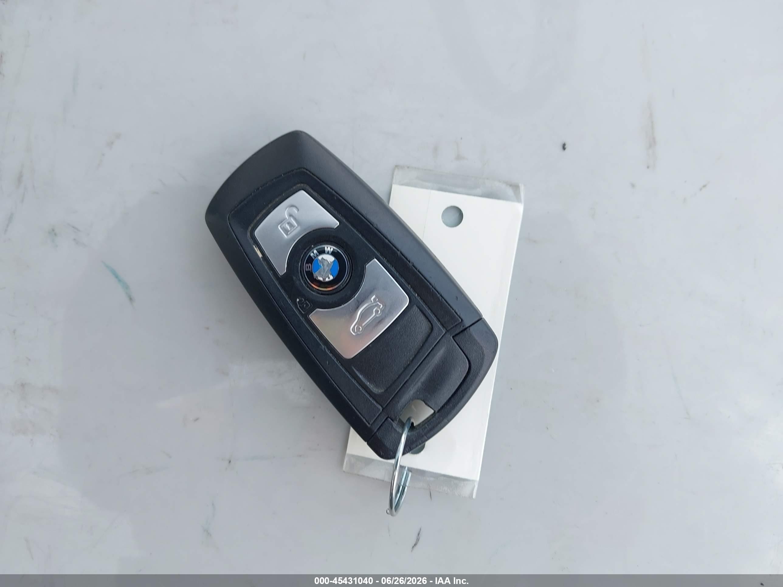 2015 Bmw 320i Xdrive Белый vin: WBA3C3G53FNS75085