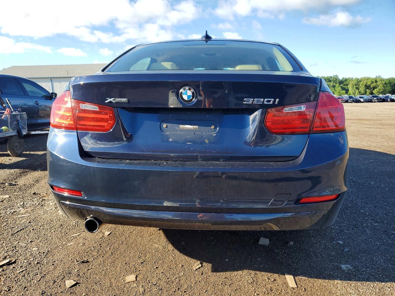 2014 Bmw 320 Blue vin: WBA3C3G54ENS70802