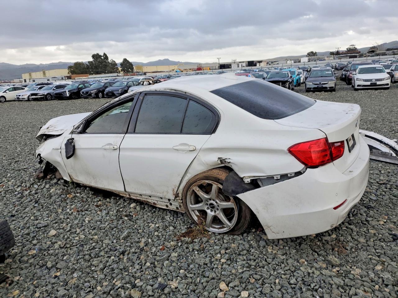 2015 Bmw 320 I Xdrive White vin: WBA3C3G54FNT52224