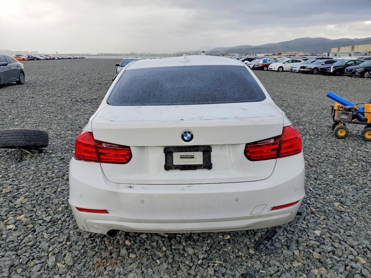 2015 Bmw 320 I Xdrive White vin: WBA3C3G54FNT52224