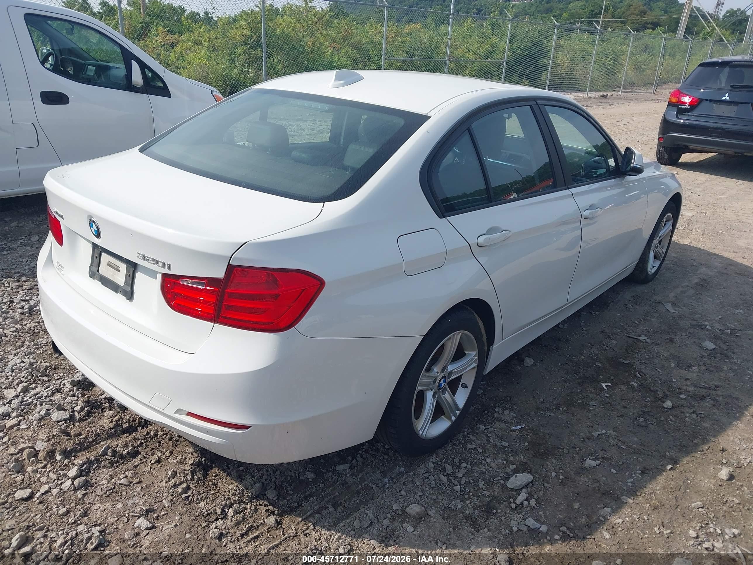 2015 Bmw 320i Xdrive White vin: WBA3C3G56FNS76232