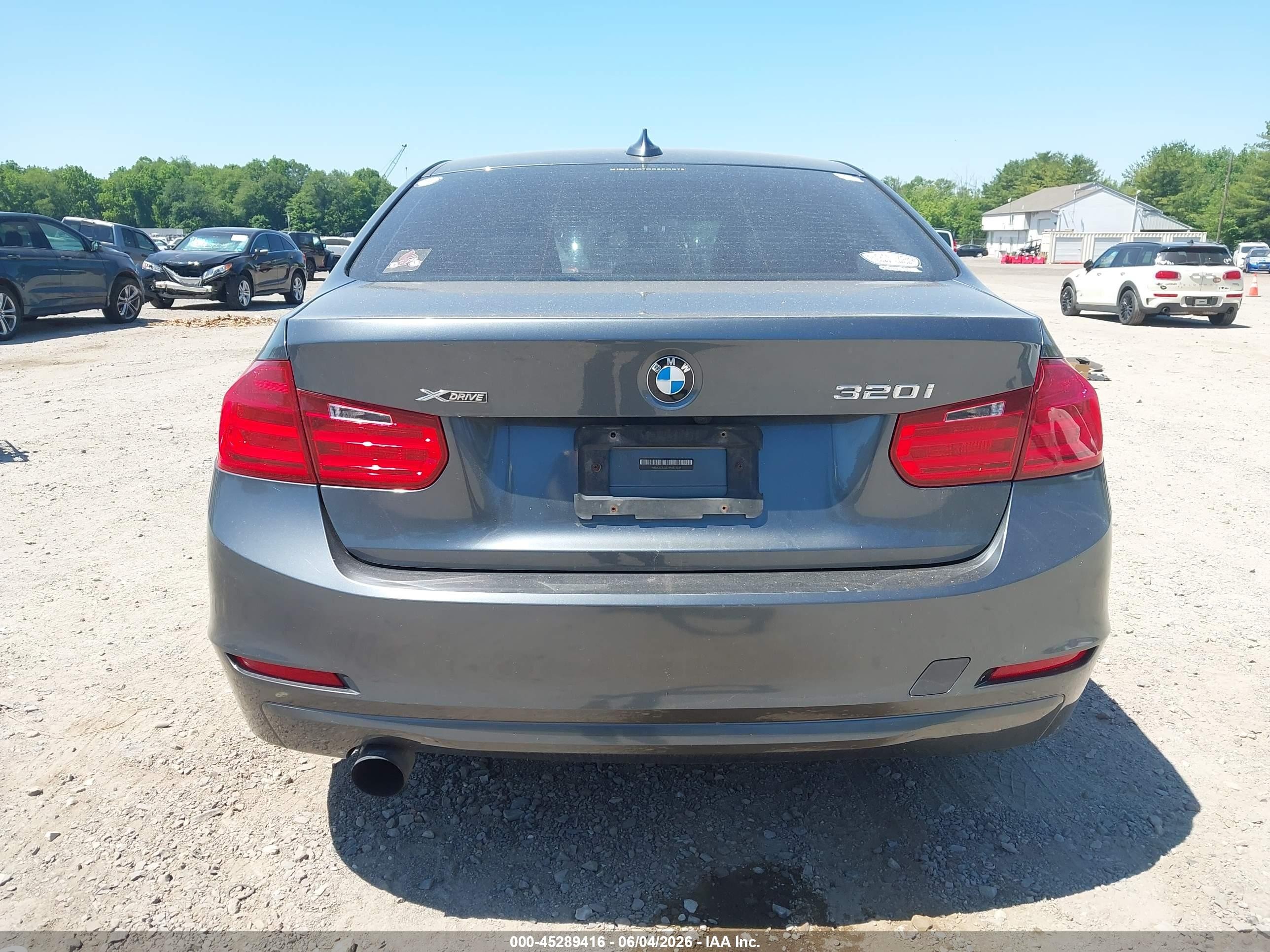 2015 Bmw 320i Xdrive Gray vin: WBA3C3G57FNS73517