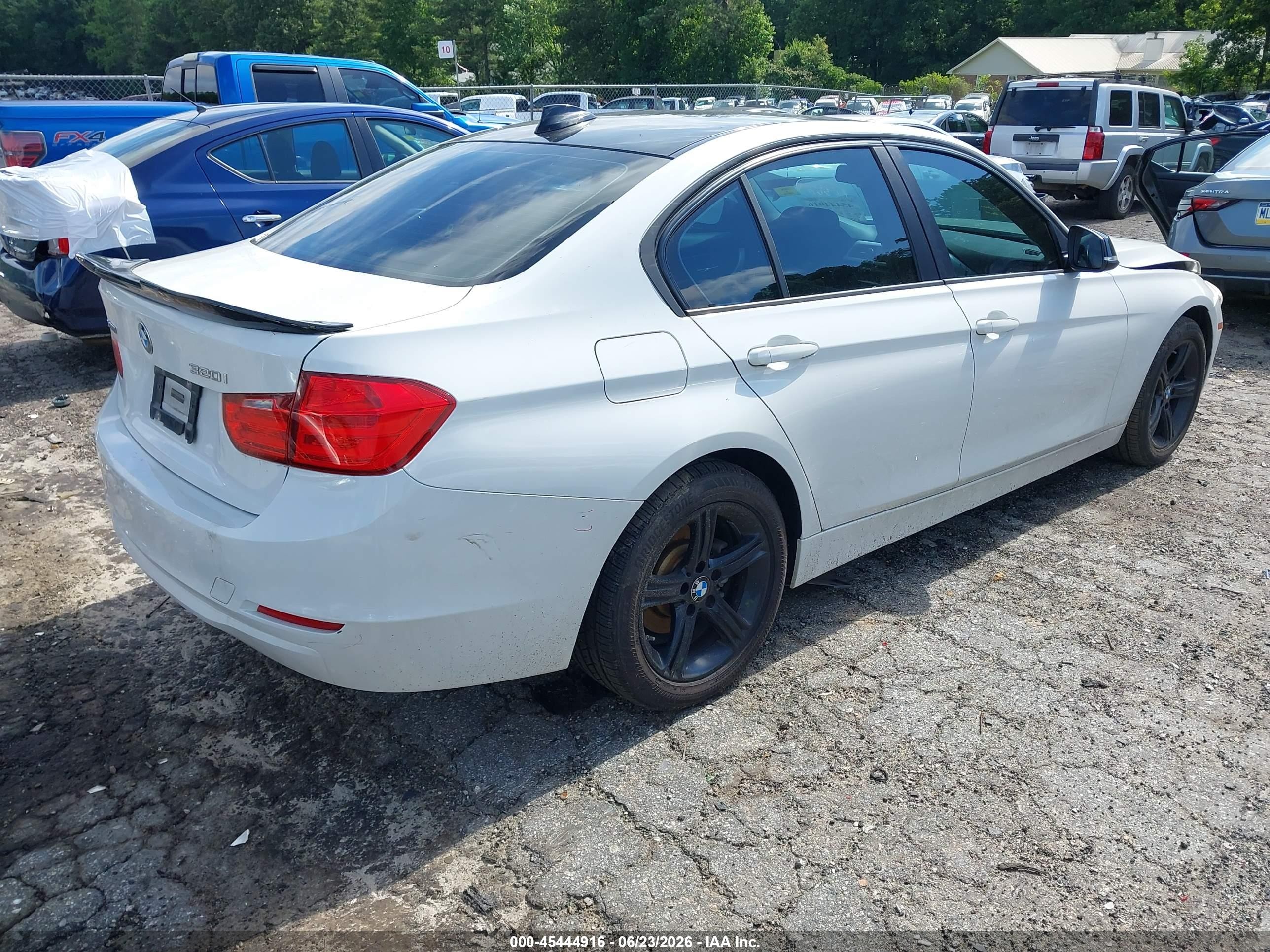 2015 Bmw 320i Xdrive White vin: WBA3C3G57FNT51679