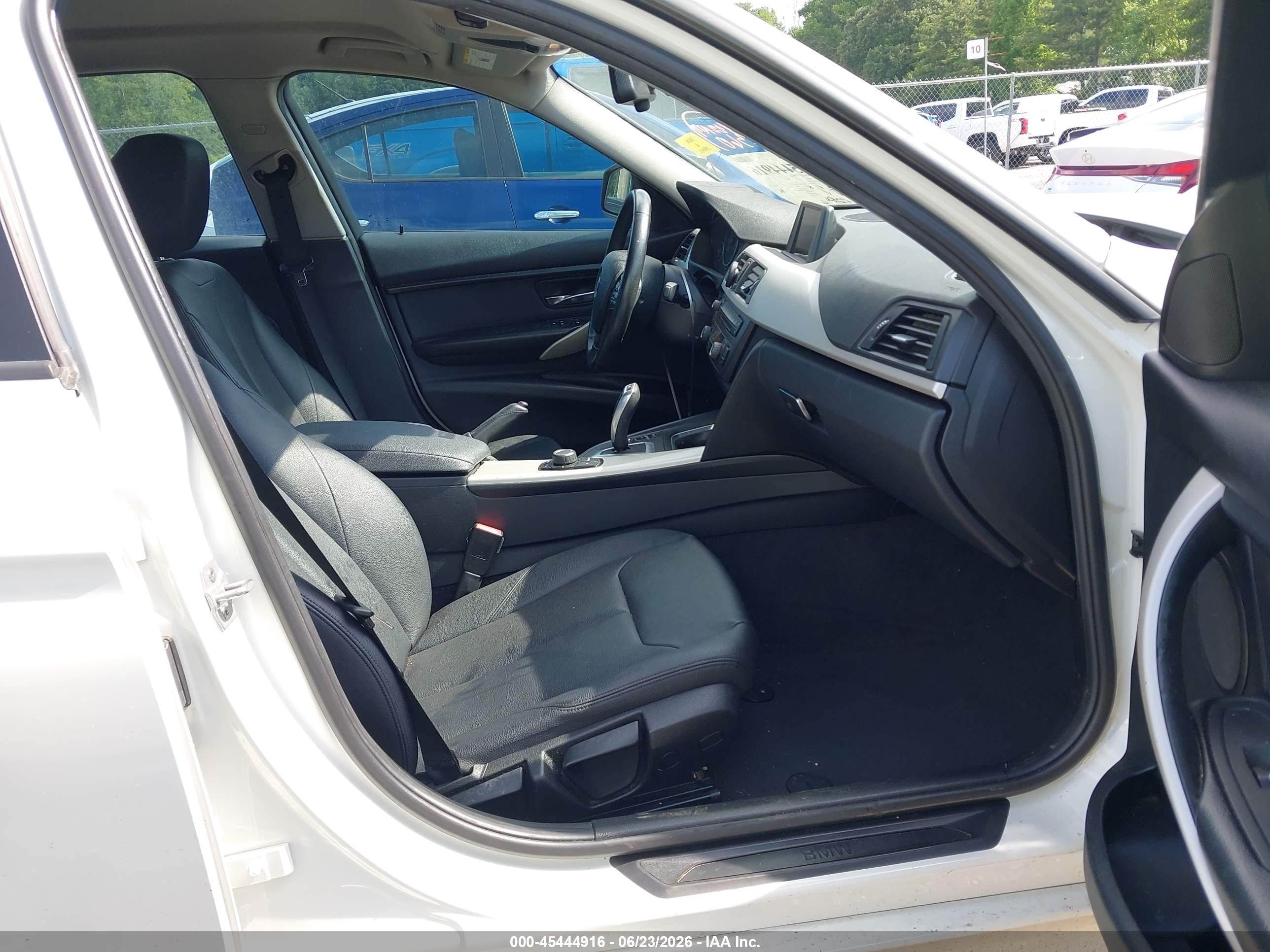 2015 Bmw 320i Xdrive White vin: WBA3C3G57FNT51679