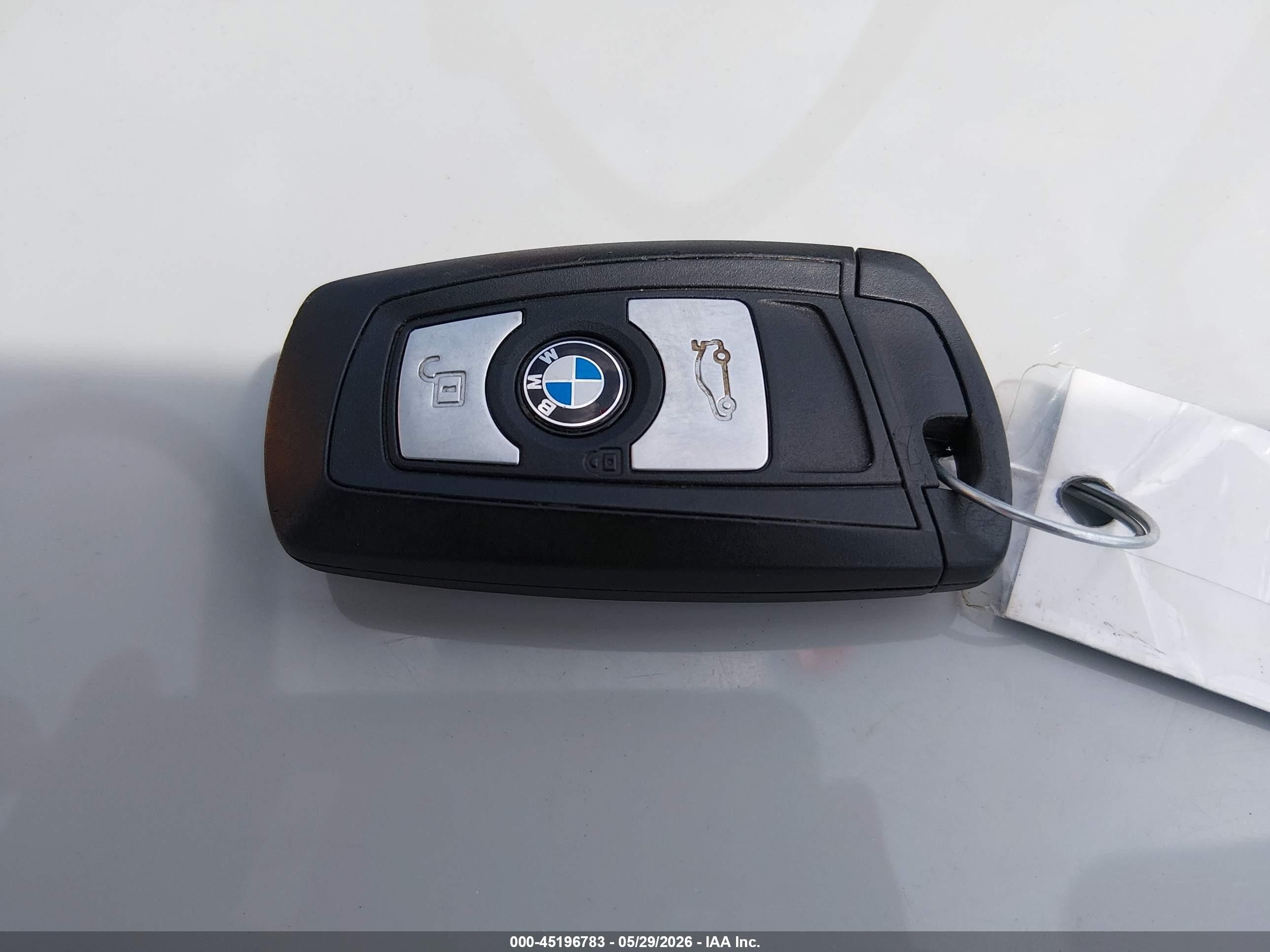 2015 Bmw 320i Xdrive White vin: WBA3C3G57FNT52959