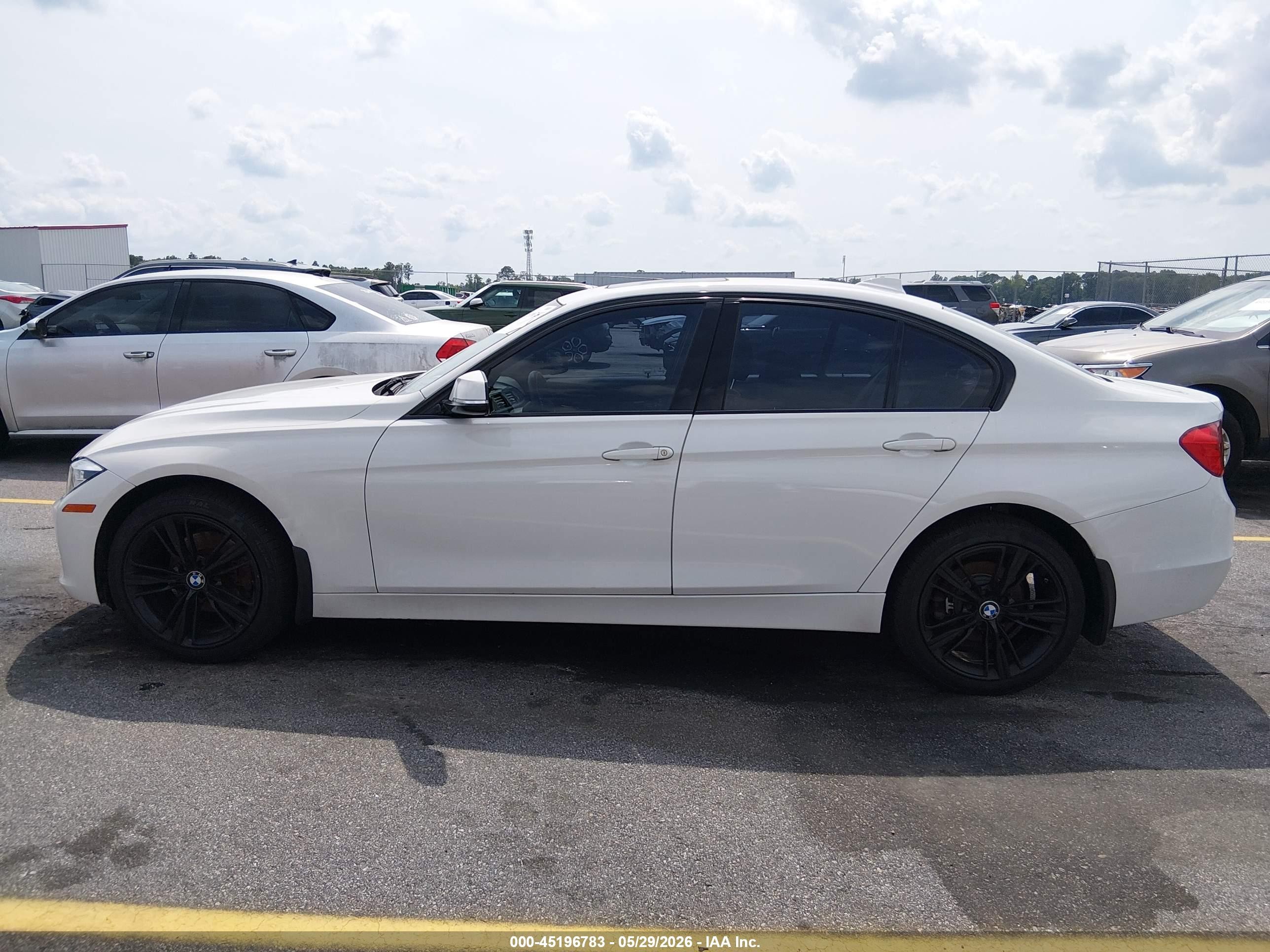 2015 Bmw 320i Xdrive White vin: WBA3C3G57FNT52959