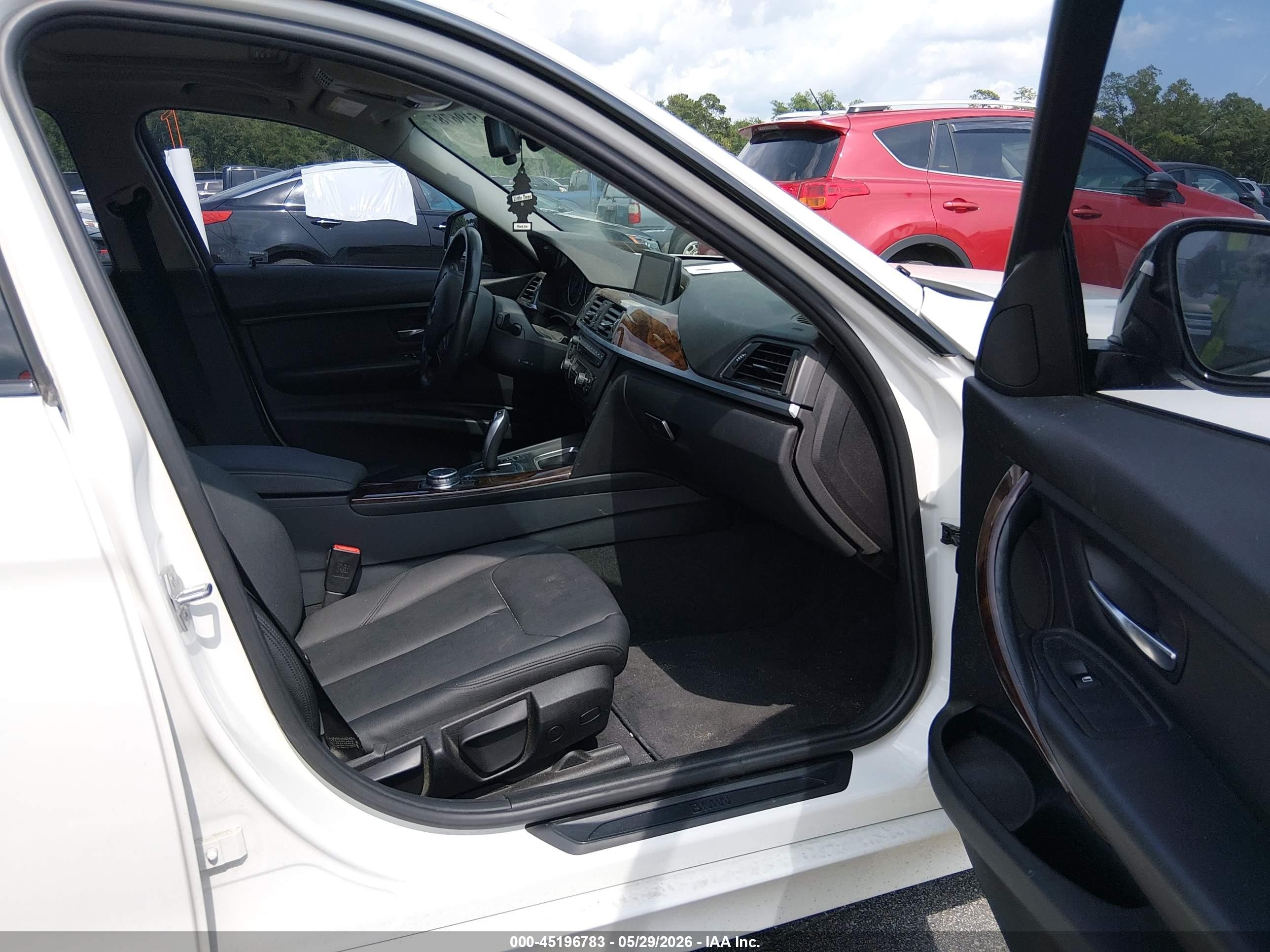 2015 Bmw 320i Xdrive White vin: WBA3C3G57FNT52959