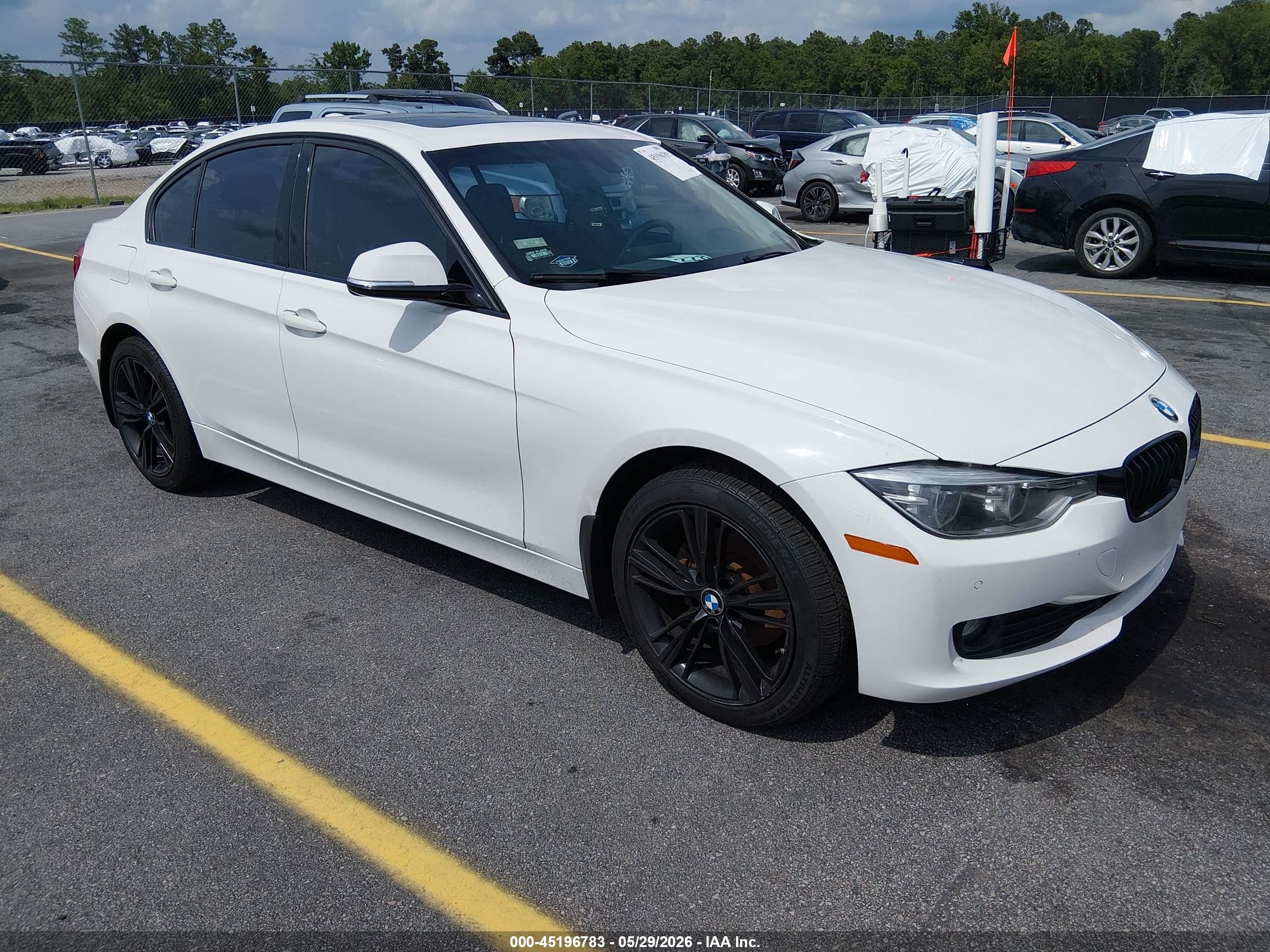 2015 Bmw 320i Xdrive White vin: WBA3C3G57FNT52959