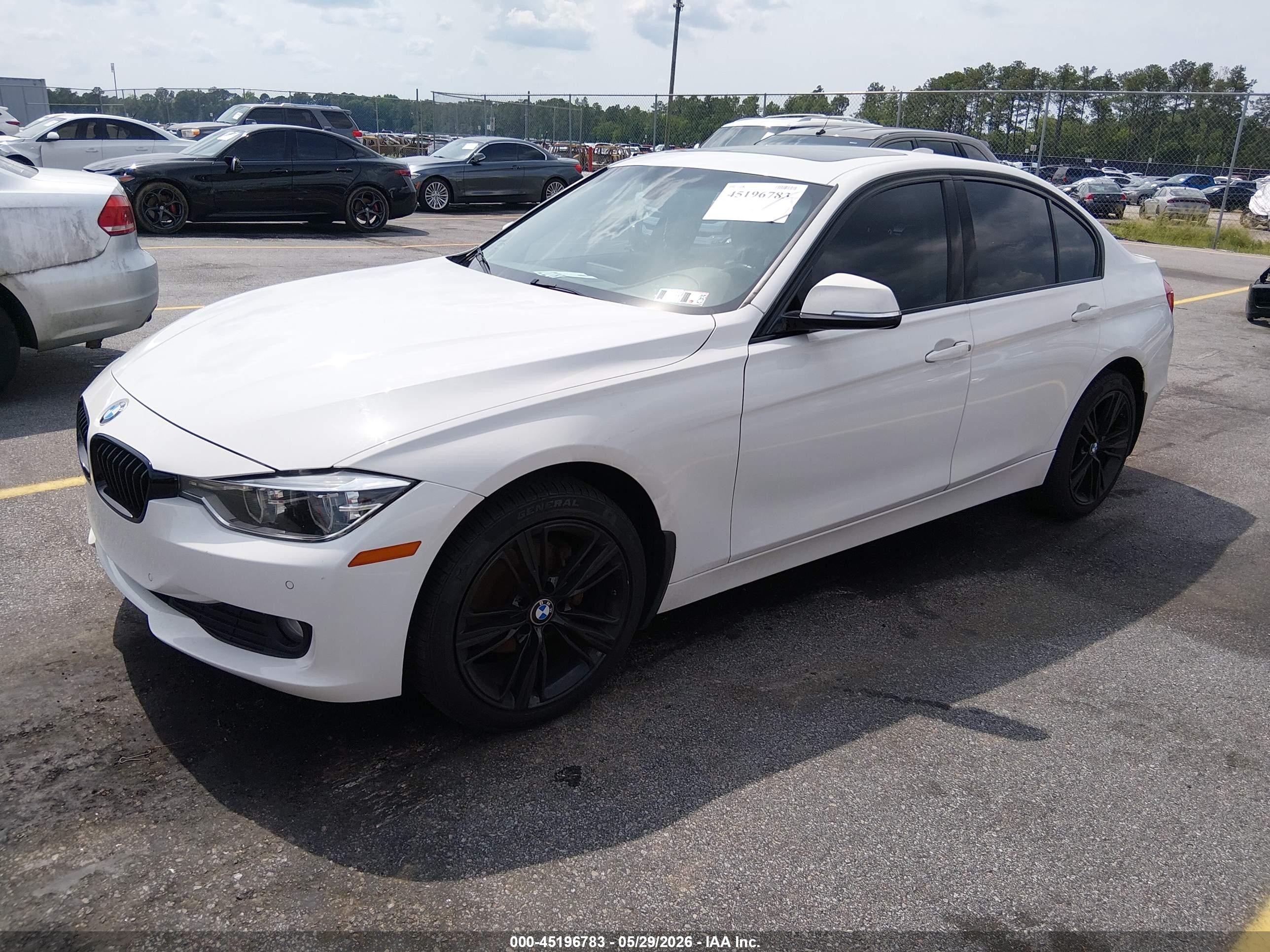 2015 Bmw 320i Xdrive White vin: WBA3C3G57FNT52959