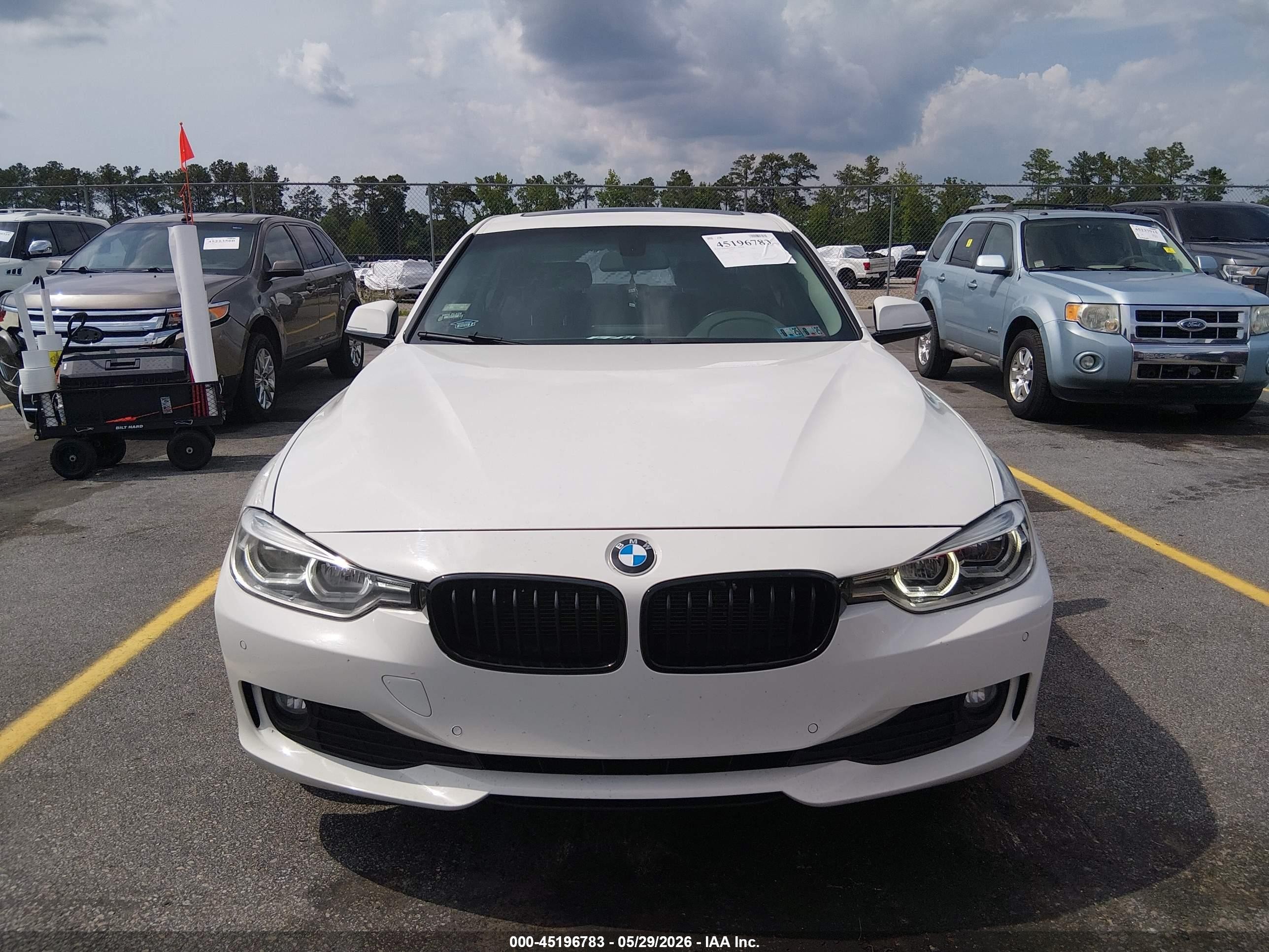 2015 Bmw 320i Xdrive White vin: WBA3C3G57FNT52959
