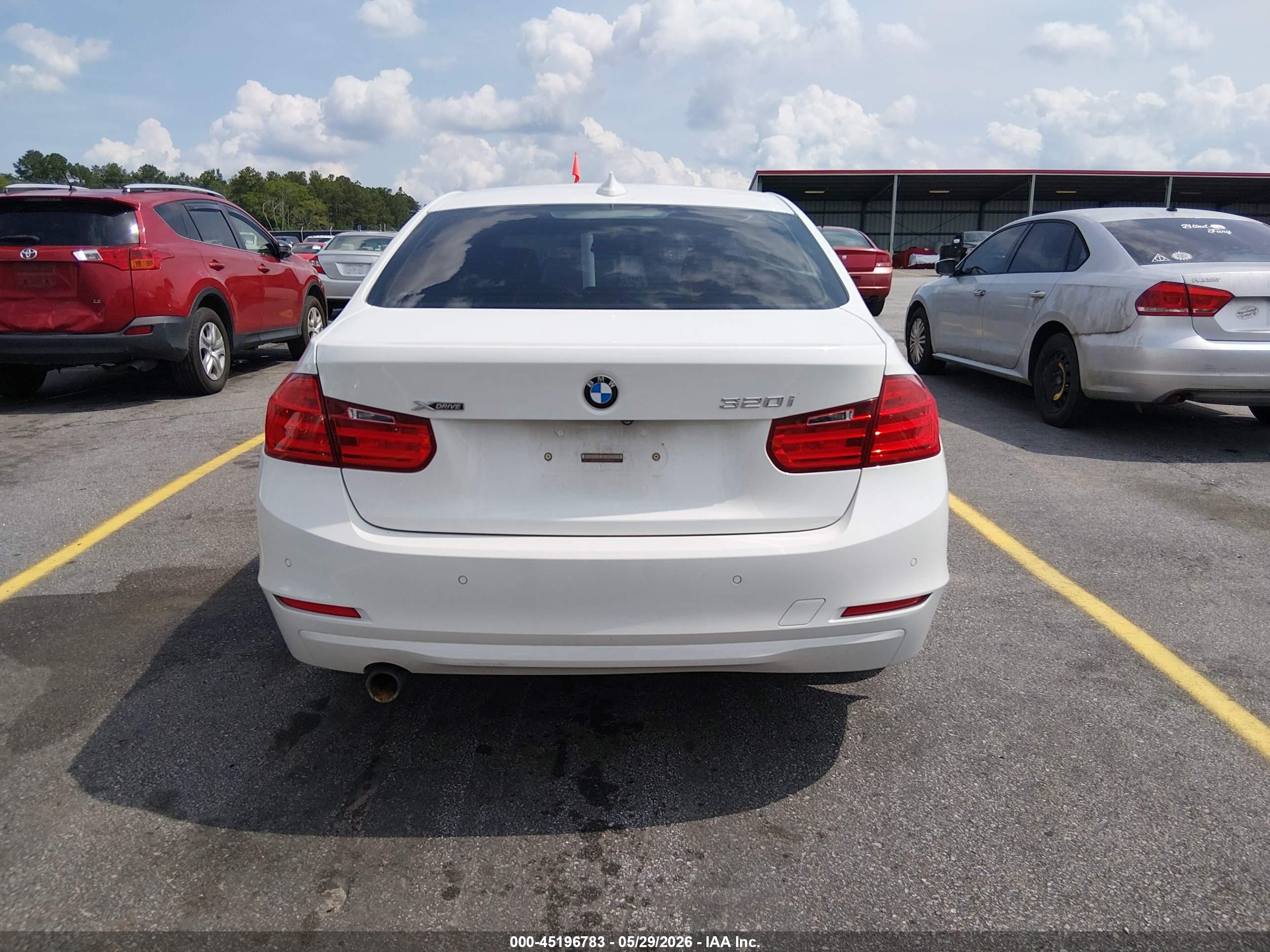 2015 Bmw 320i Xdrive White vin: WBA3C3G57FNT52959