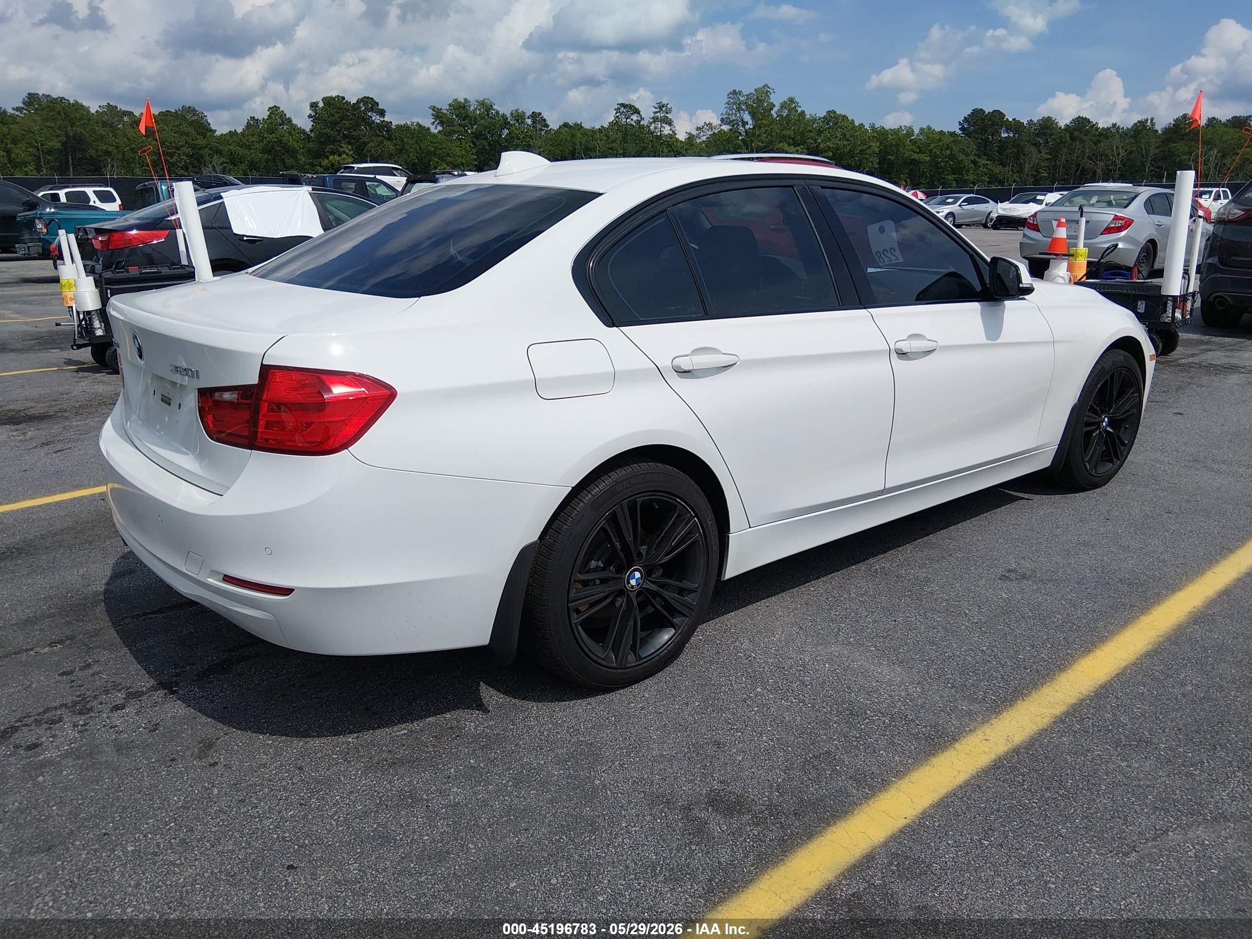 2015 Bmw 320i Xdrive White vin: WBA3C3G57FNT52959