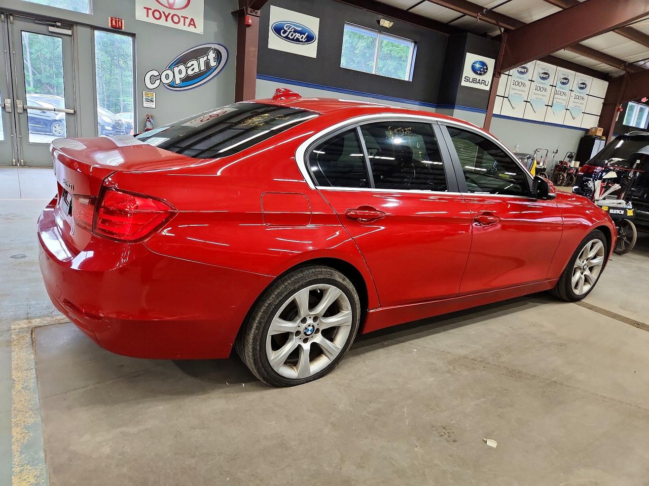 2015 Bmw 320 I Xdrive Red vin: WBA3C3G58FNS73297