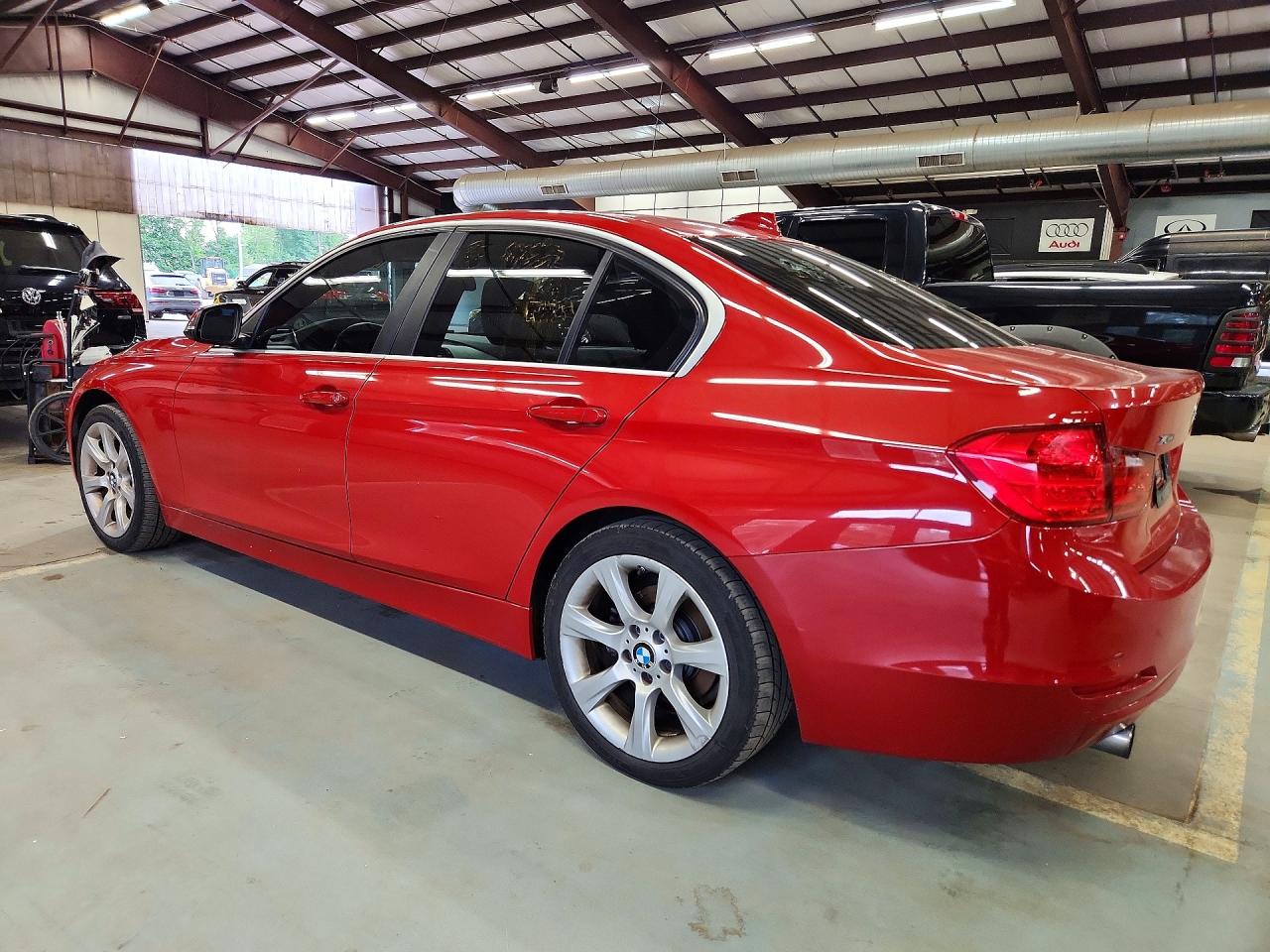 2015 Bmw 320 I Xdrive Red vin: WBA3C3G58FNS73297