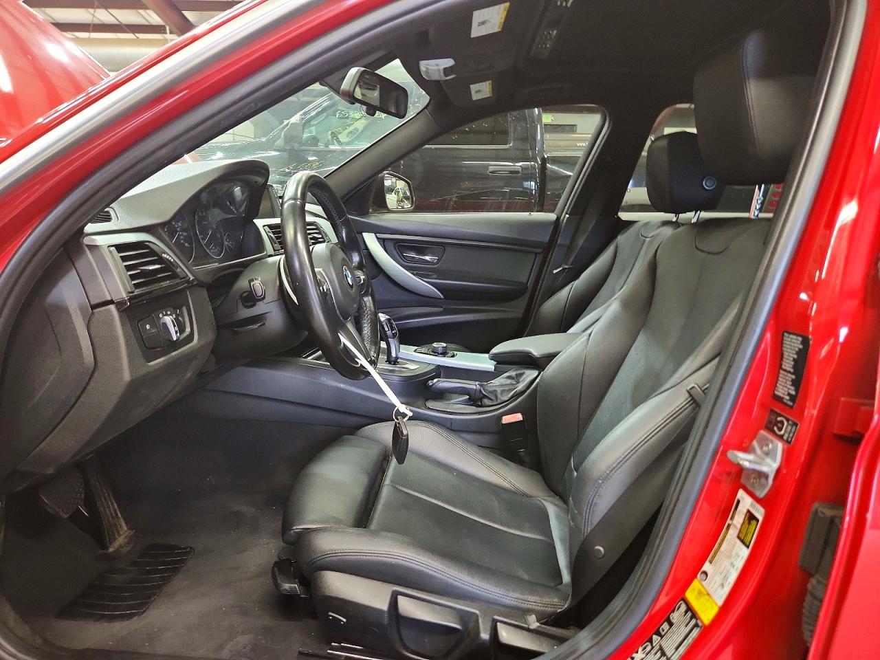 2015 Bmw 320 I Xdrive Red vin: WBA3C3G58FNS73297