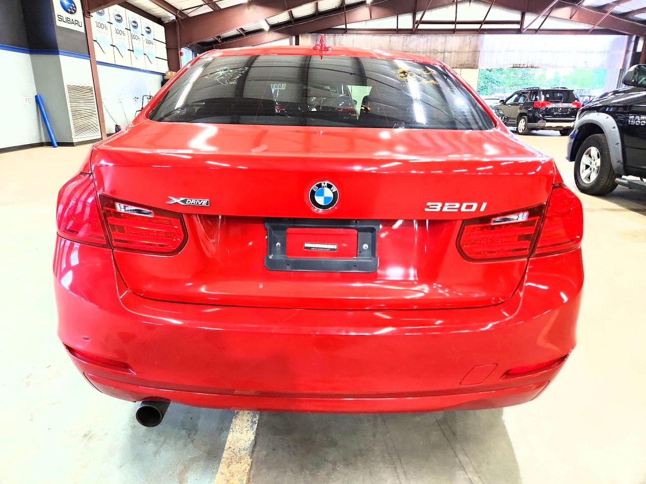 2015 Bmw 320 I Xdrive Red vin: WBA3C3G58FNS73297