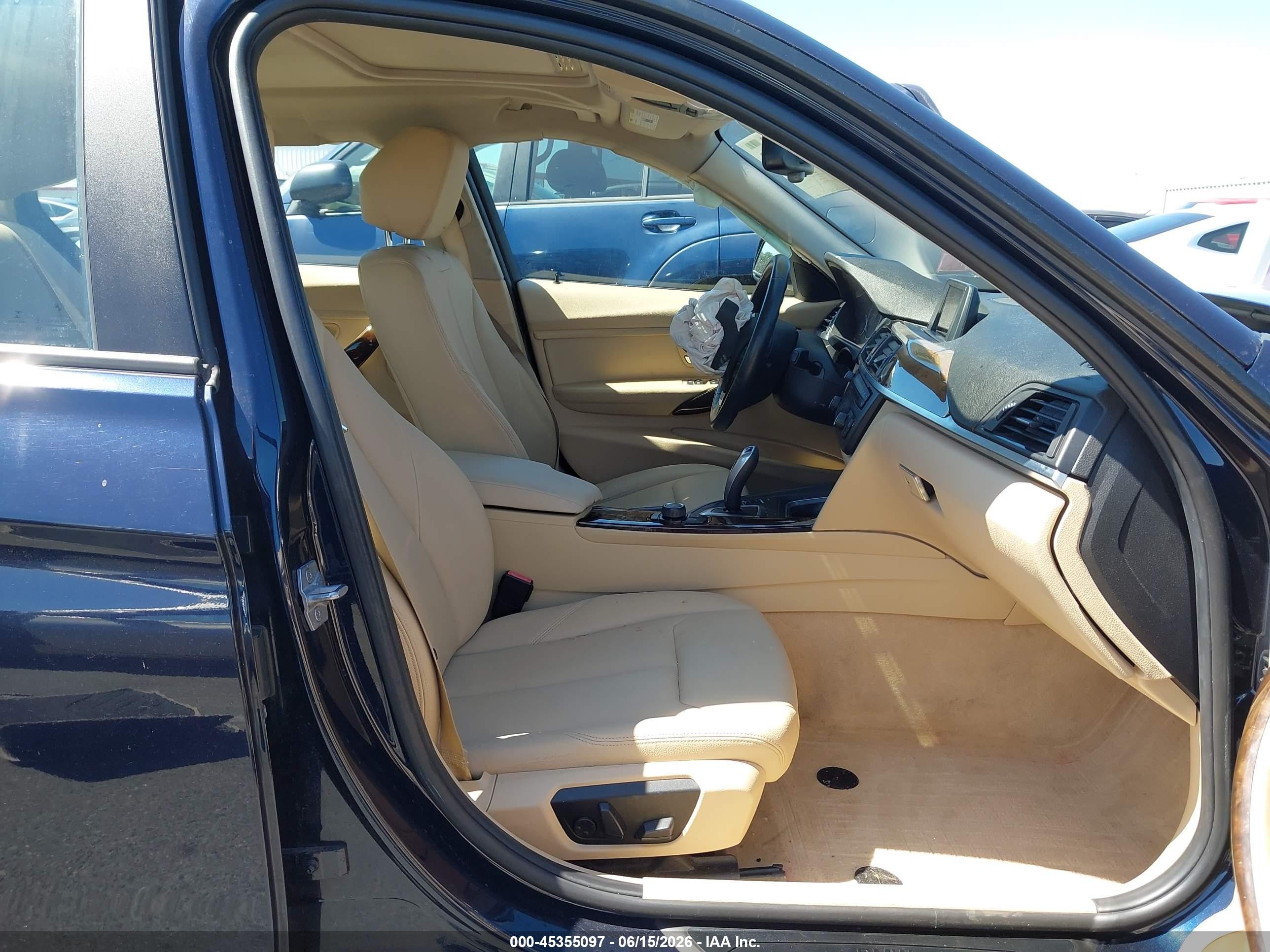 2015 Bmw 320i Xdrive Blue vin: WBA3C3G58FNS73414