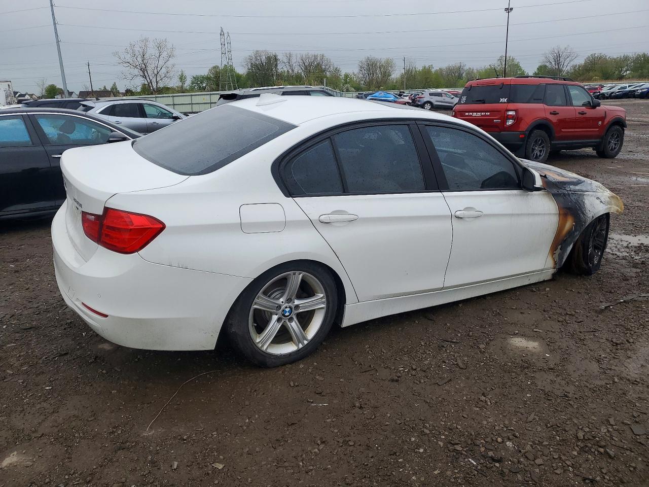 2015 Bmw 320 I Xdrive Белый vin: WBA3C3G58FNS74692