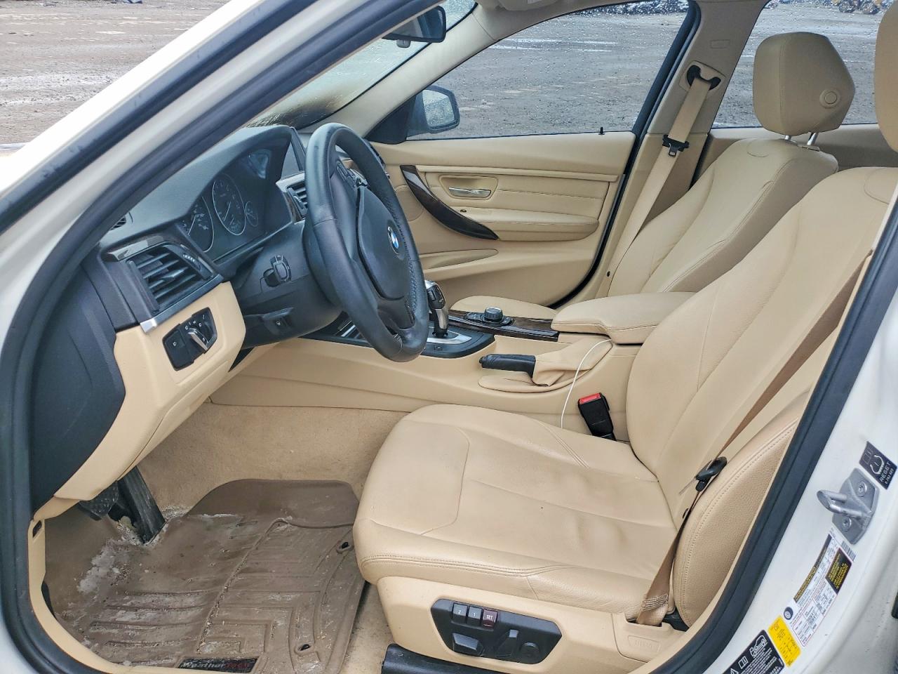 2015 Bmw 320 I Xdrive Белый vin: WBA3C3G58FNS74692
