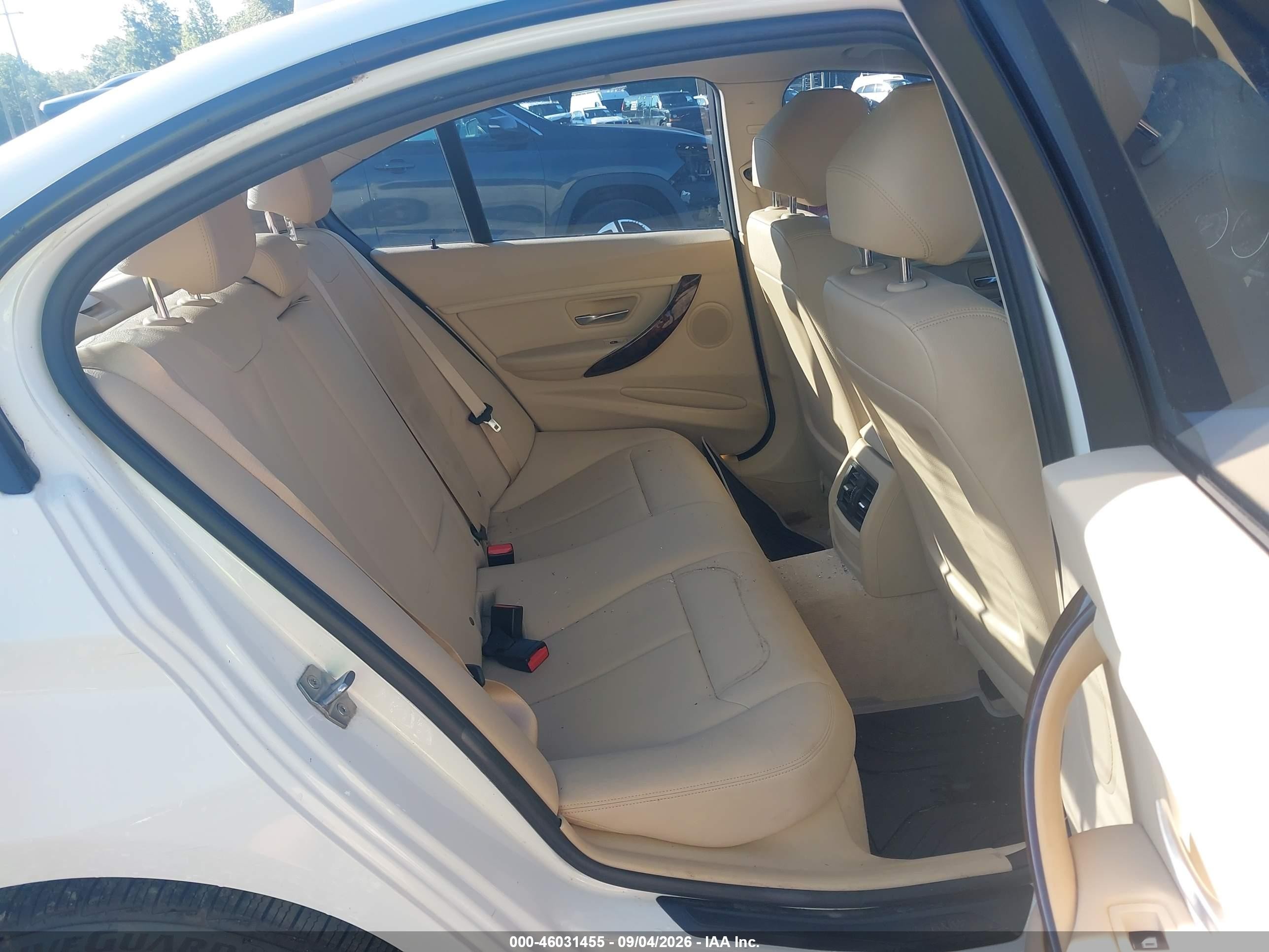 2014 Bmw 320i Xdrive Белый vin: WBA3C3G5XENR25478