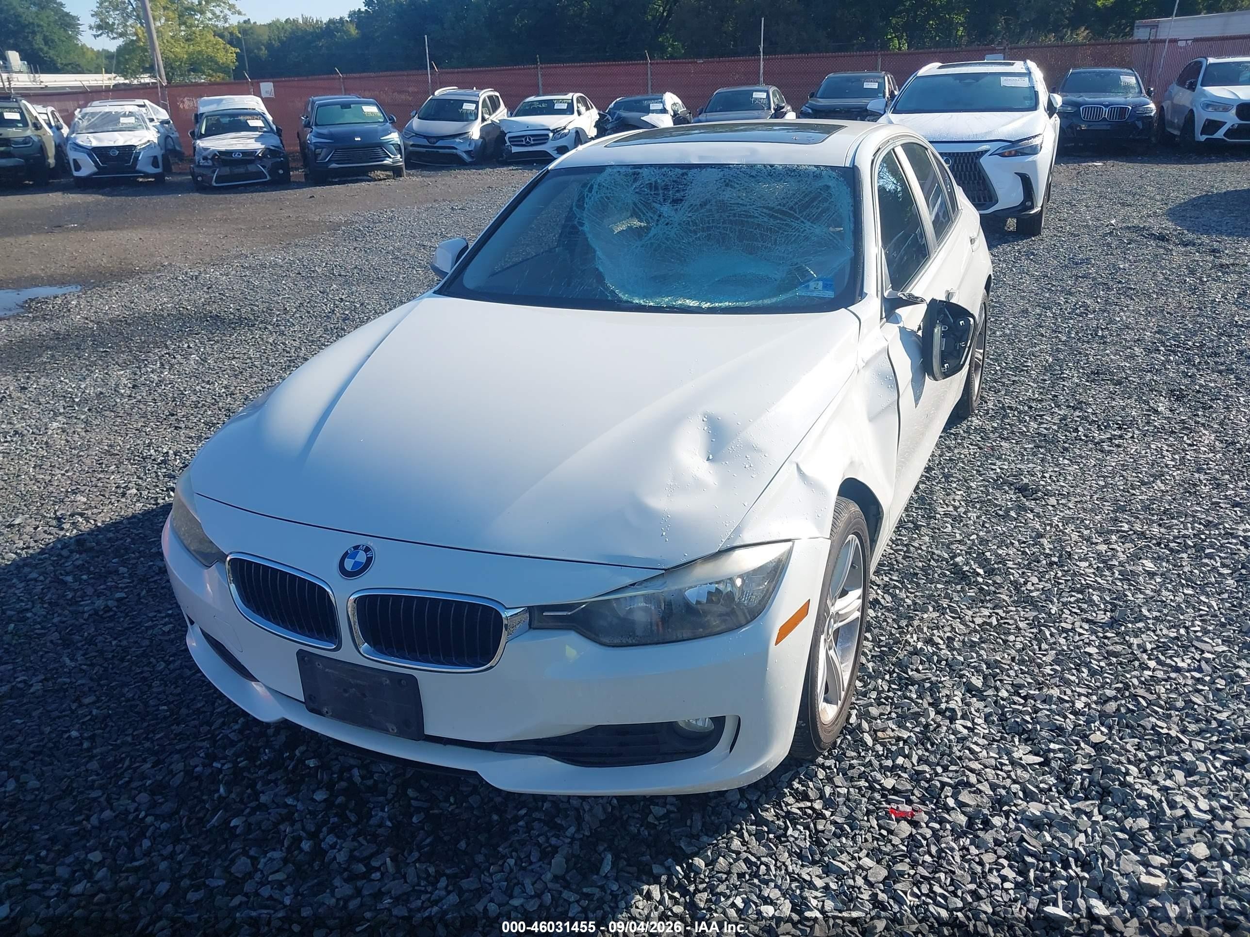2014 Bmw 320i Xdrive Белый vin: WBA3C3G5XENR25478