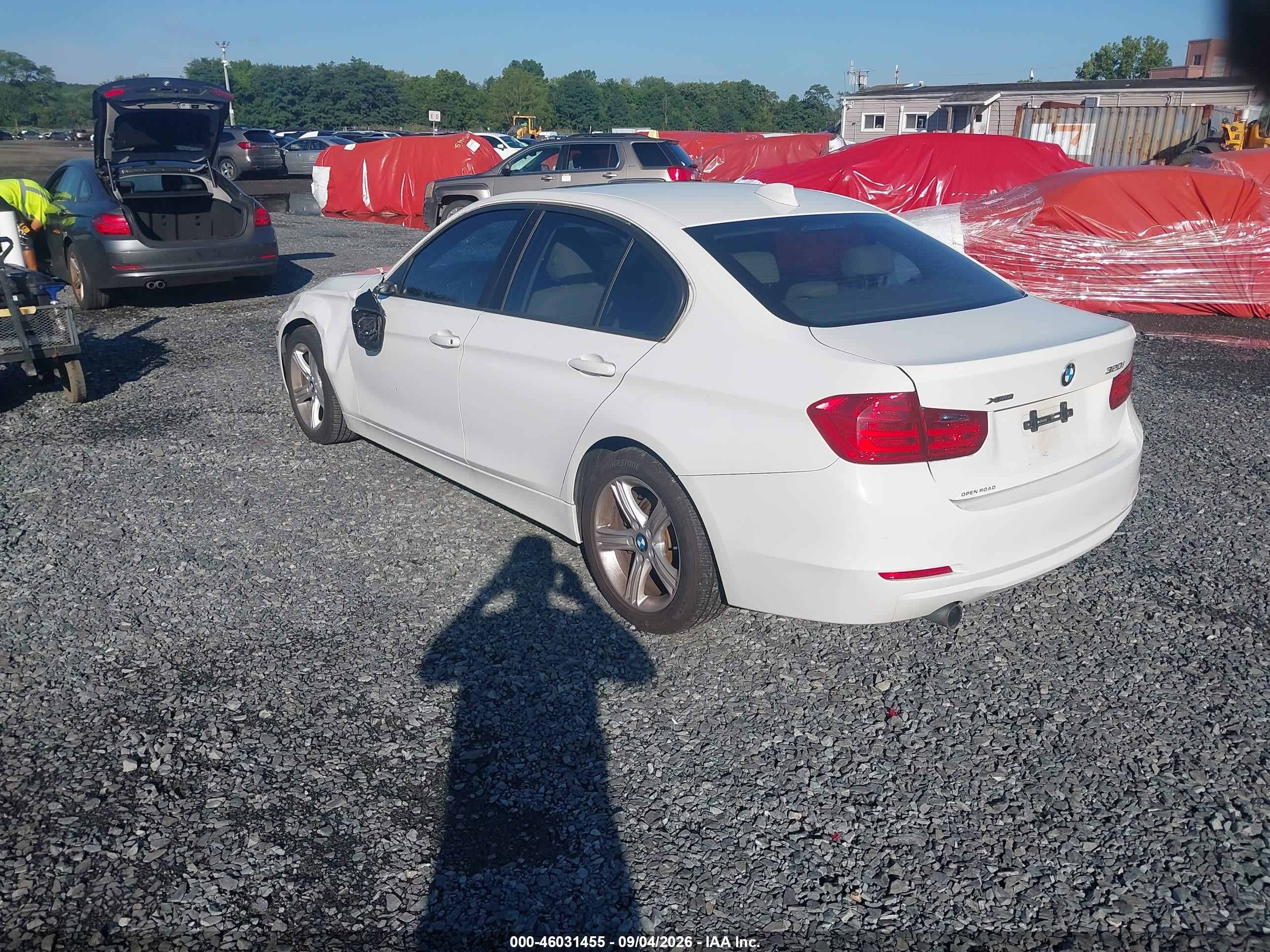 2014 Bmw 320i Xdrive Белый vin: WBA3C3G5XENR25478