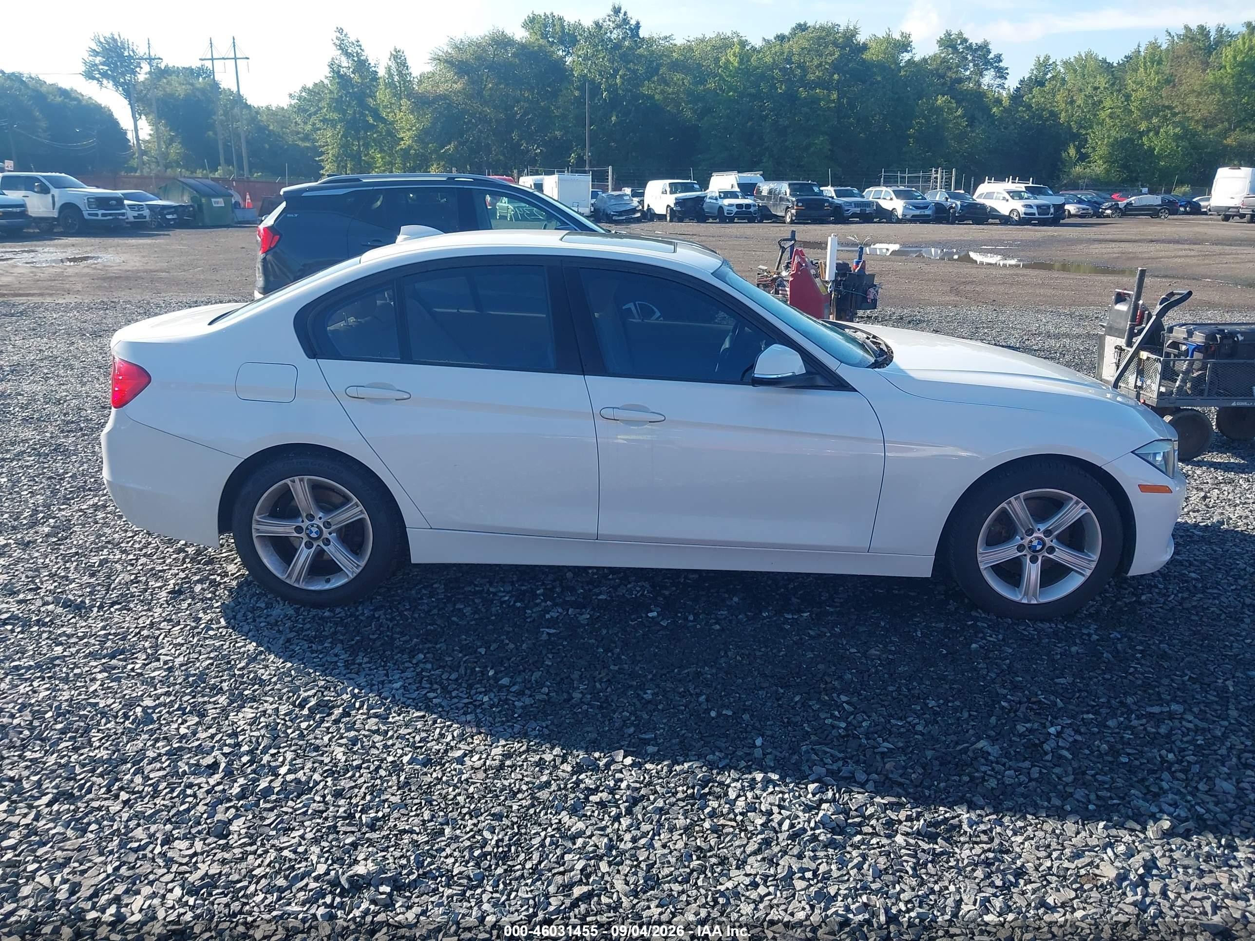 2014 Bmw 320i Xdrive Белый vin: WBA3C3G5XENR25478