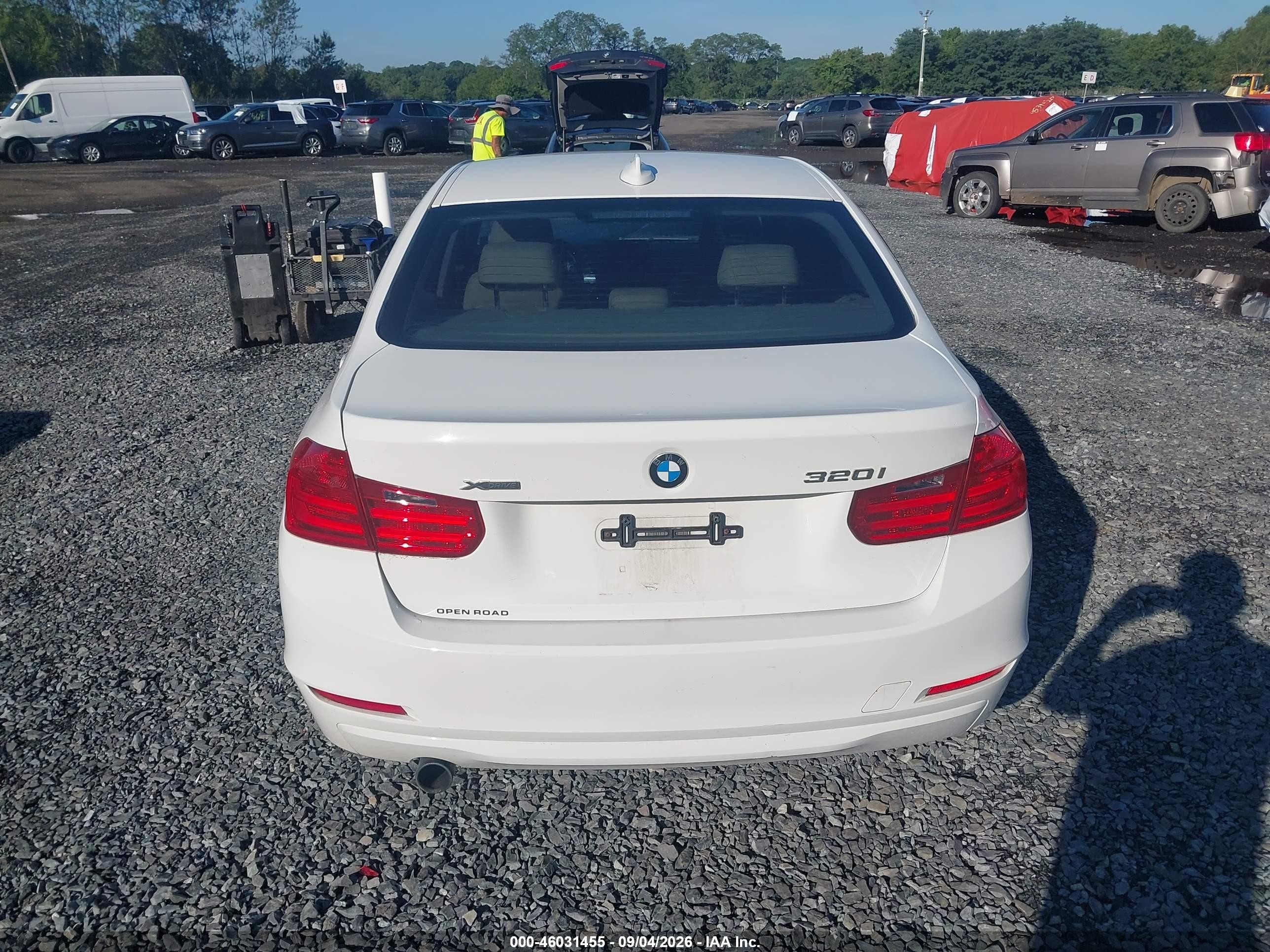 2014 Bmw 320i Xdrive Белый vin: WBA3C3G5XENR25478