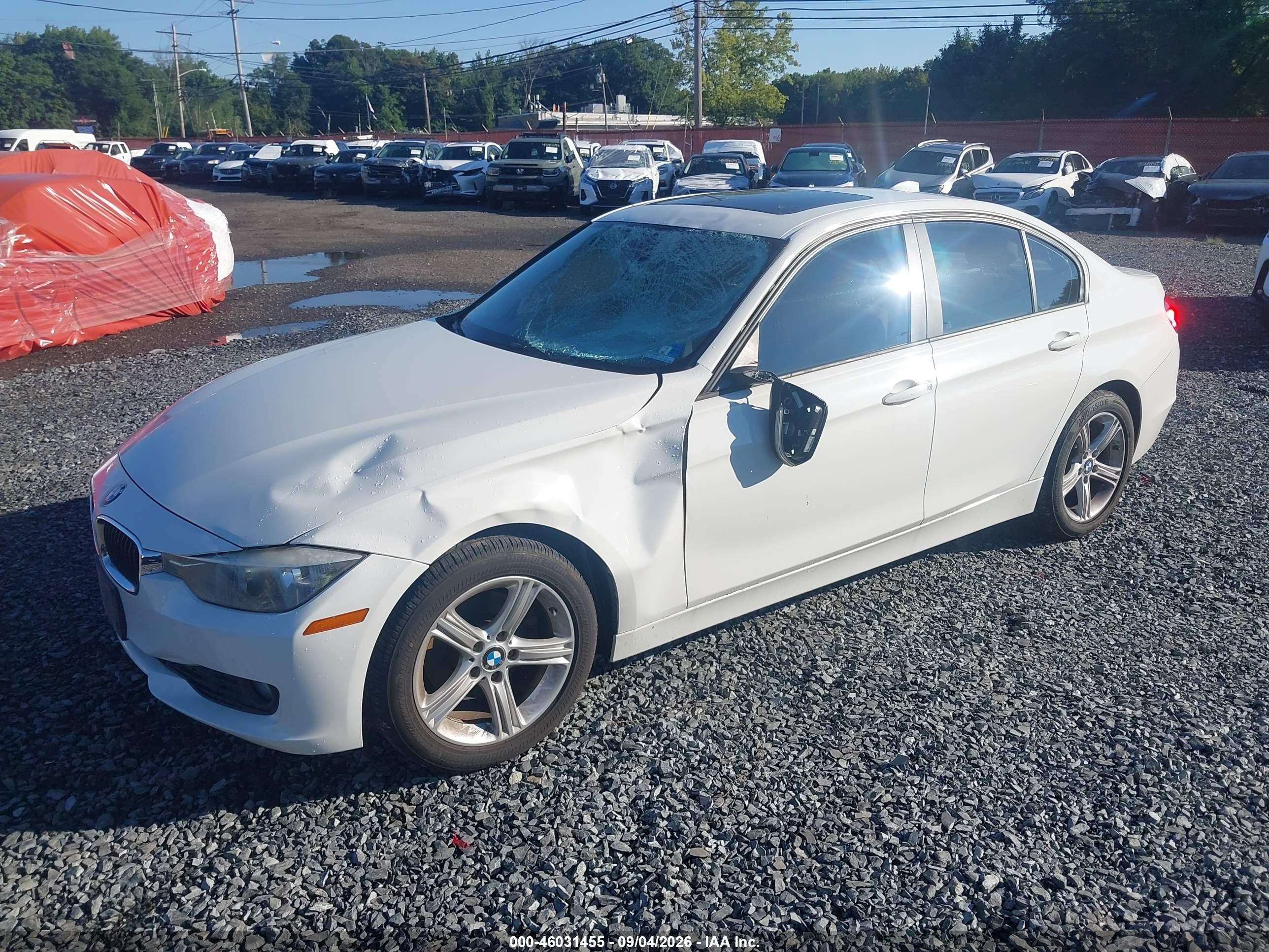 2014 Bmw 320i Xdrive Белый vin: WBA3C3G5XENR25478